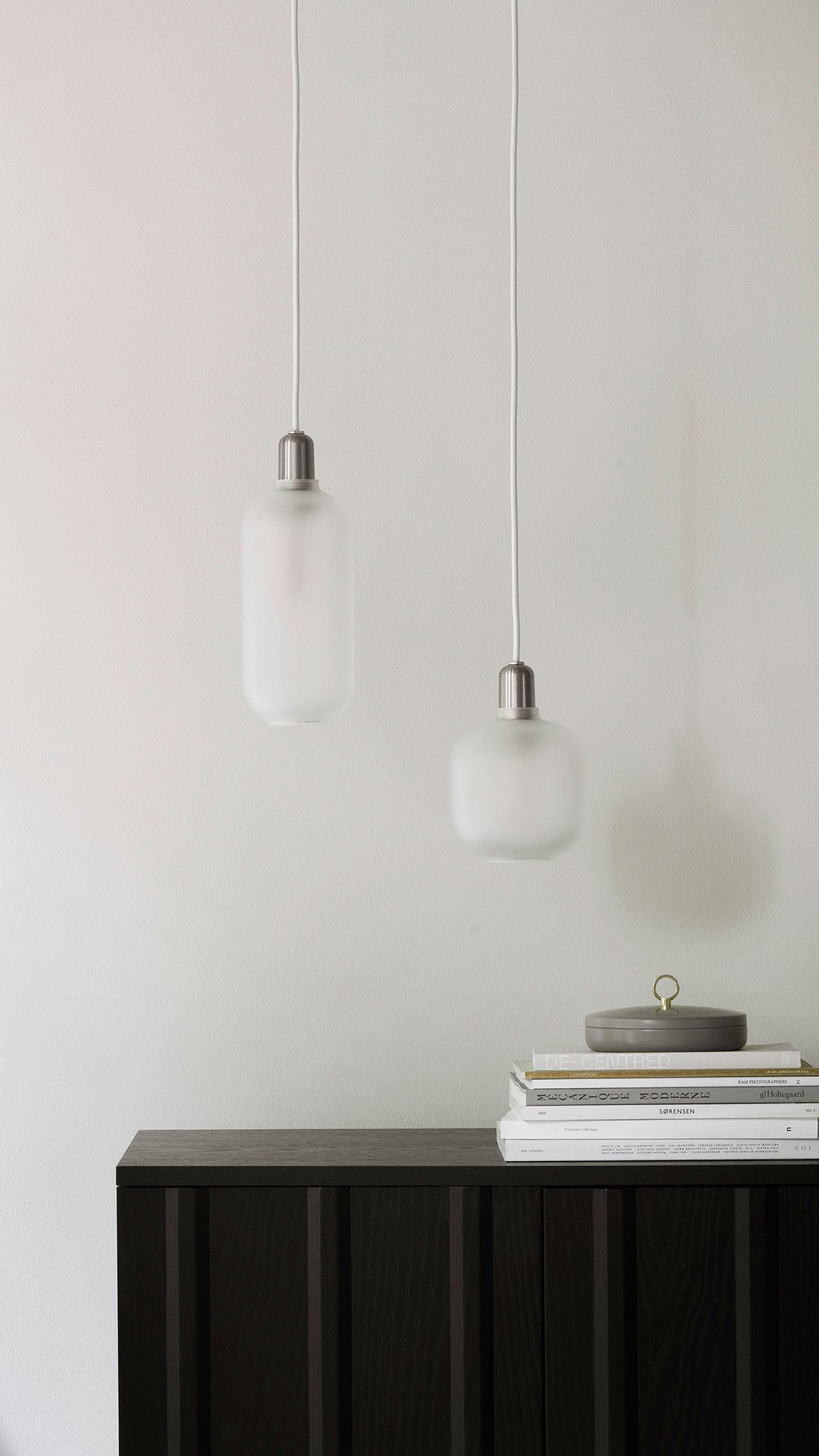 Závěsné svítidlo AMP LARGE matné sklo se stříbrným povrchem