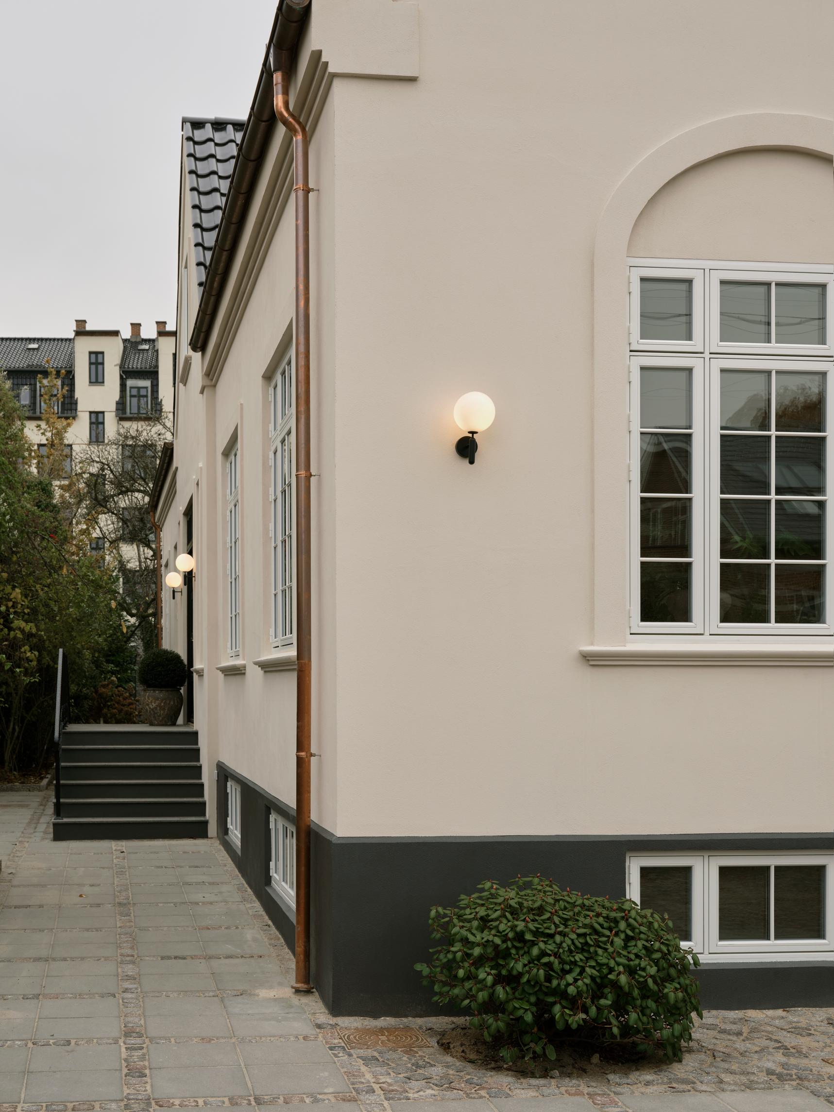 Outdoor wall lamp MIIRA black with opal glass