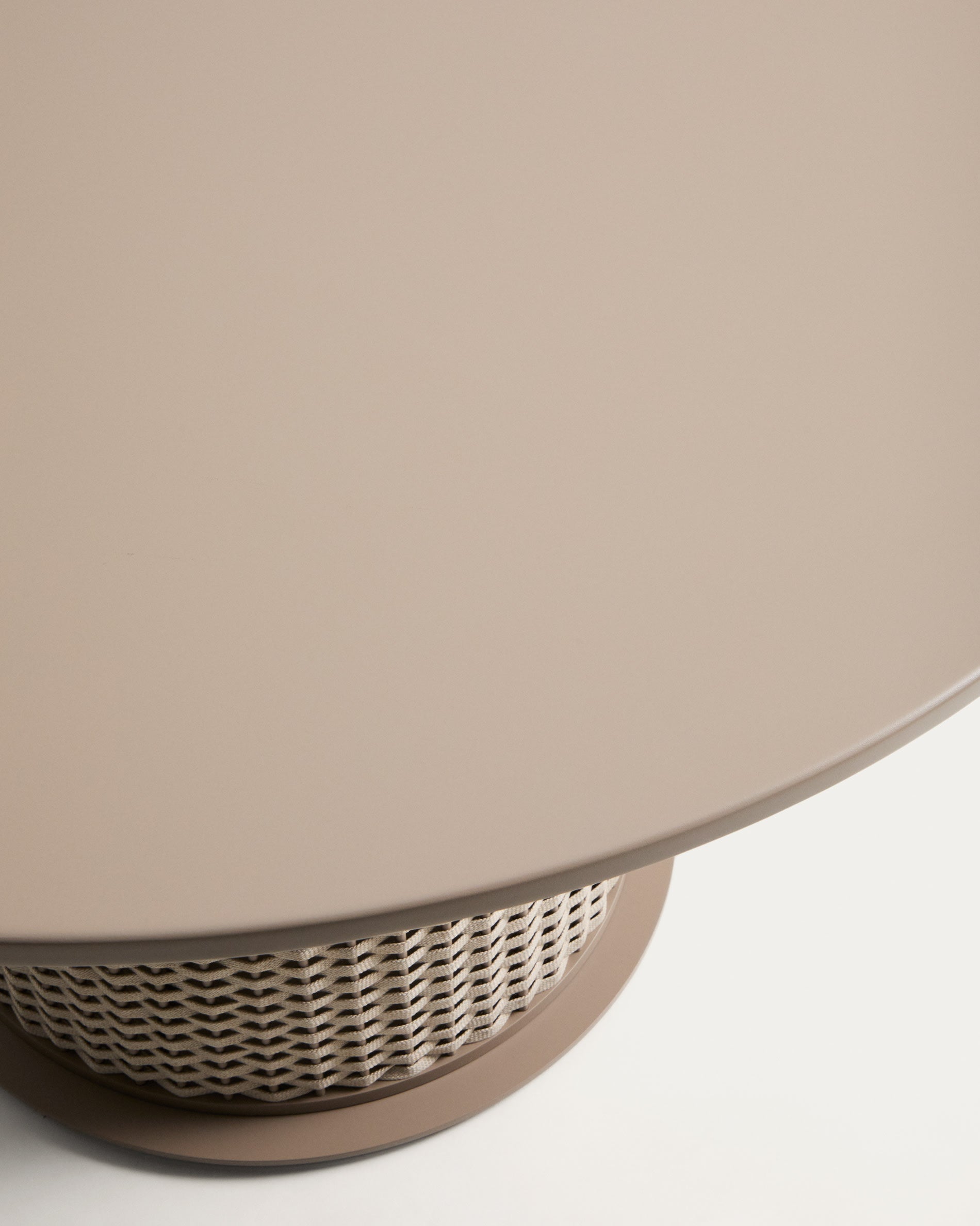 Kulatý zahradní stůl SEDALIS taupe