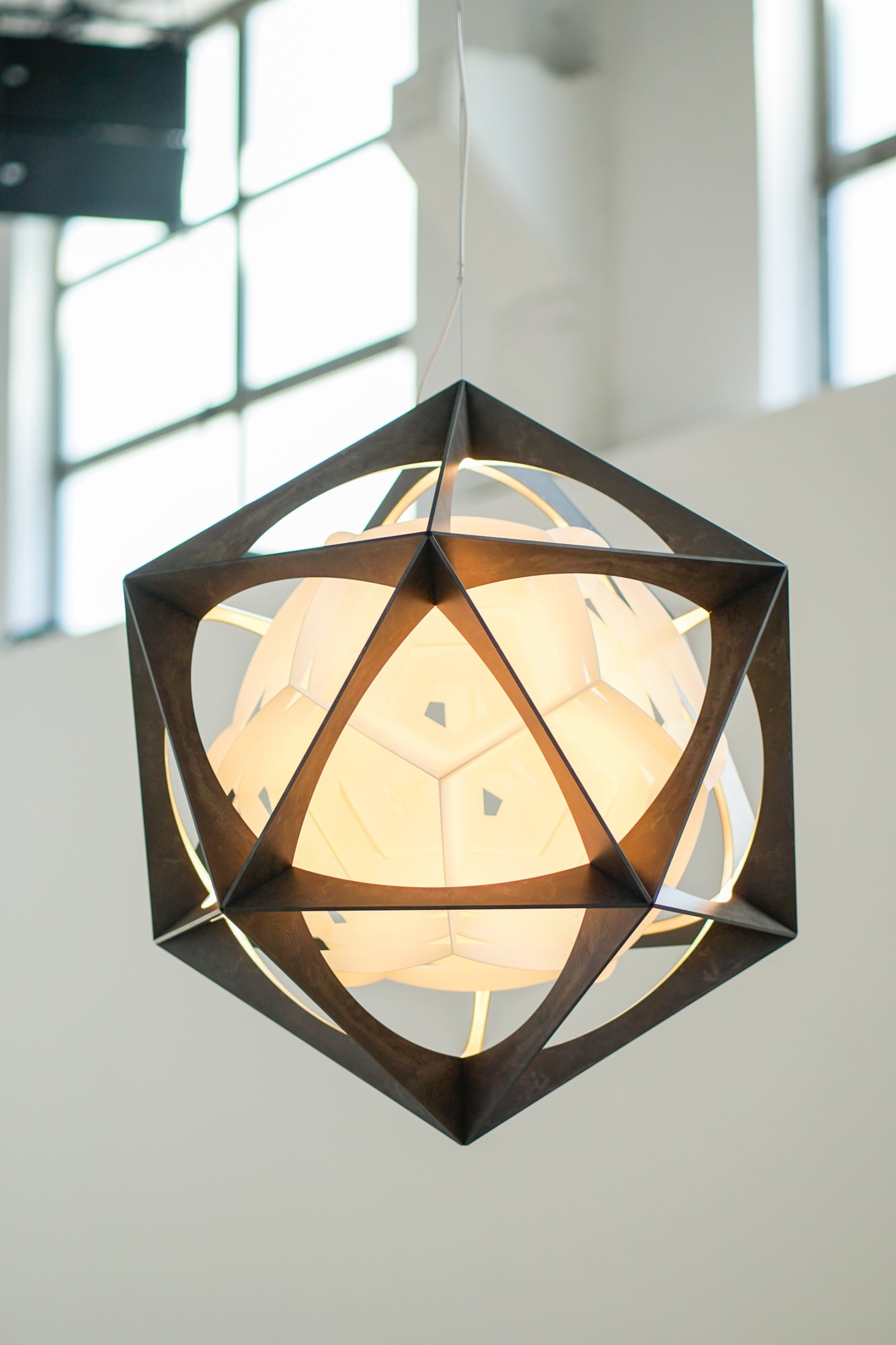 Lampa wisząca OE QUASI ciemne aluminium – Louis Poulsen