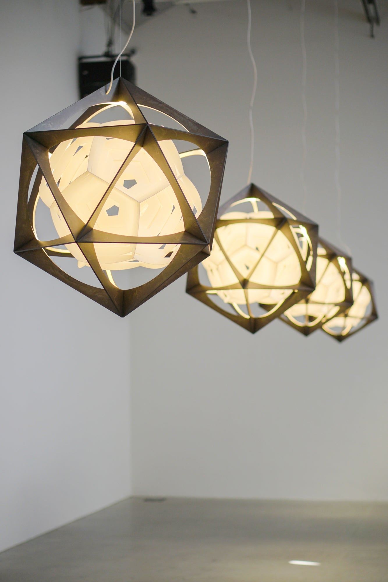 Lampa wisząca OE QUASI ciemne aluminium – Louis Poulsen