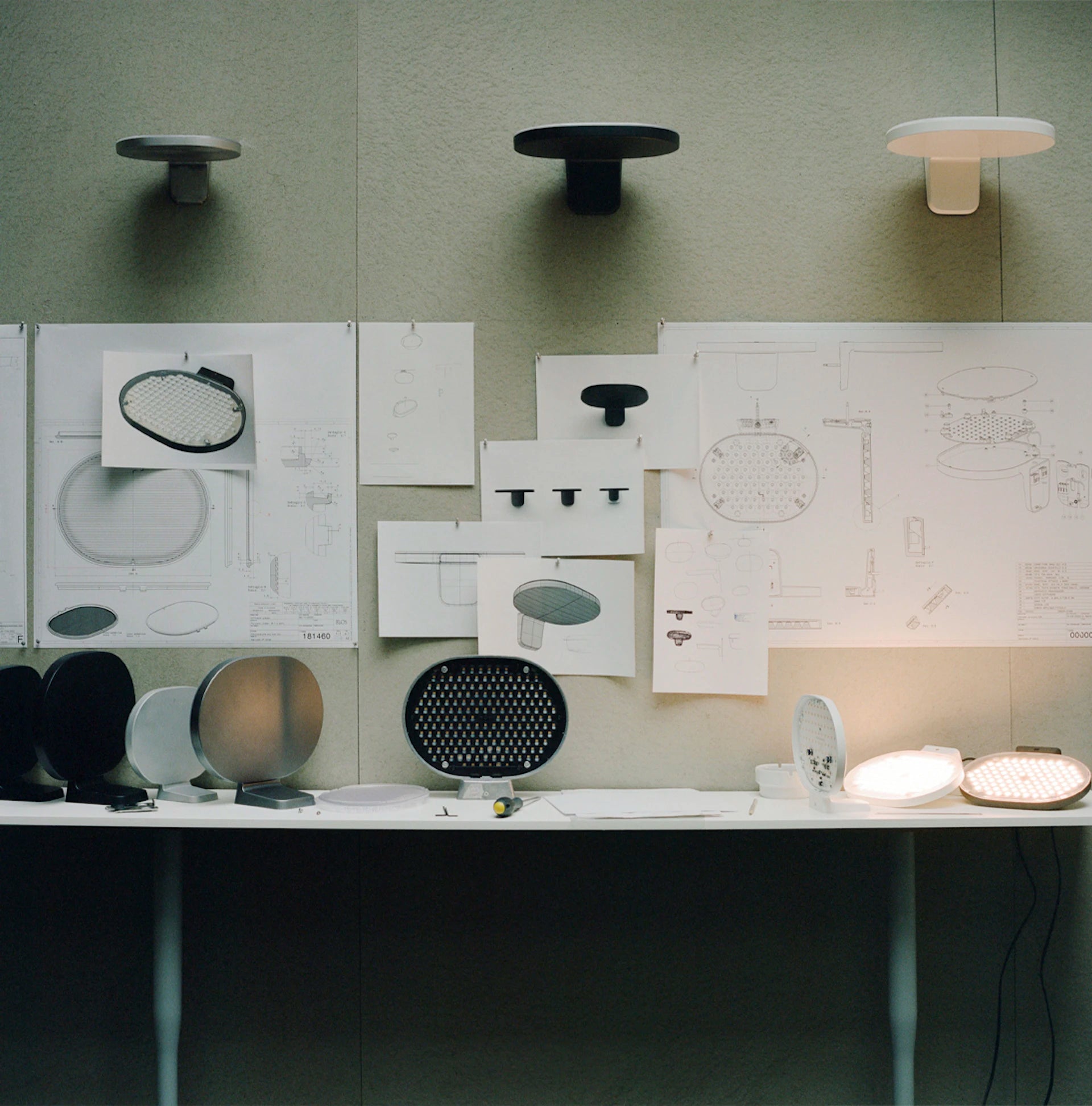 Lampa ścienna OPLIGHT biały