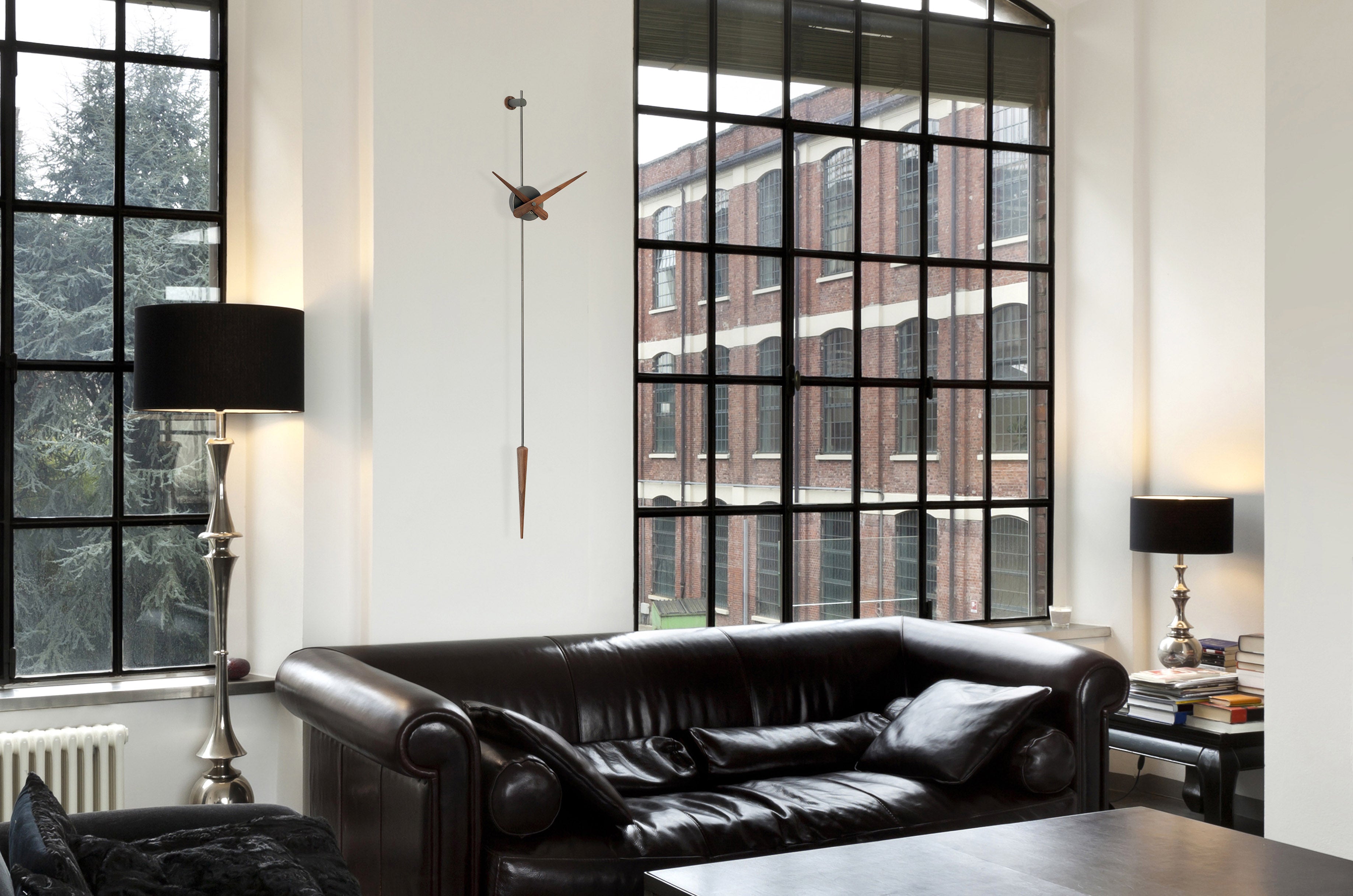 Nástěnné hodiny PUNTO Y COMA ořechové dřevo s grafitovým povrchem