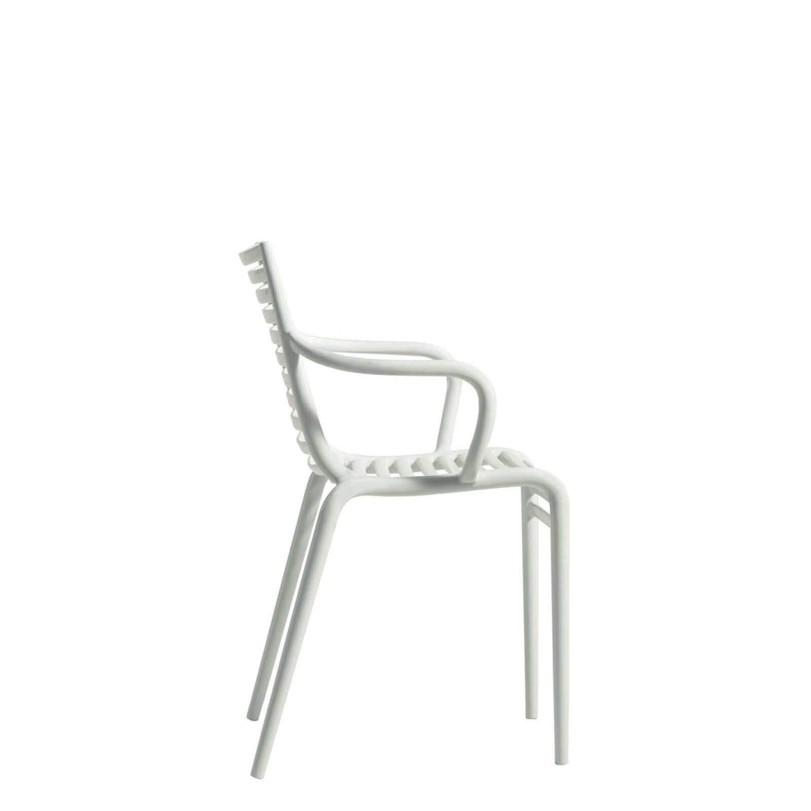 Chair with pip-e armrests white