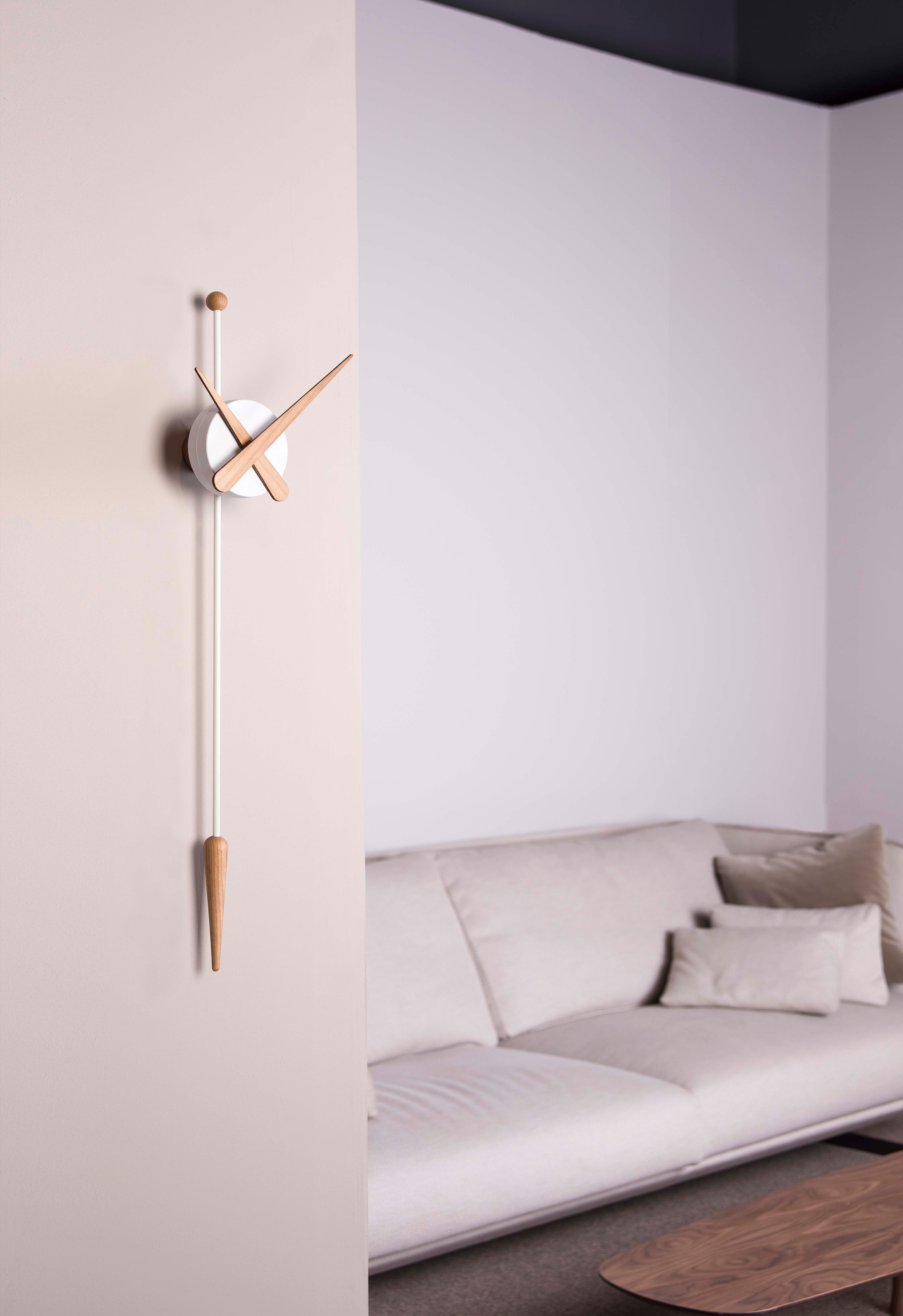 PUNTA wall clock in oak wood with white