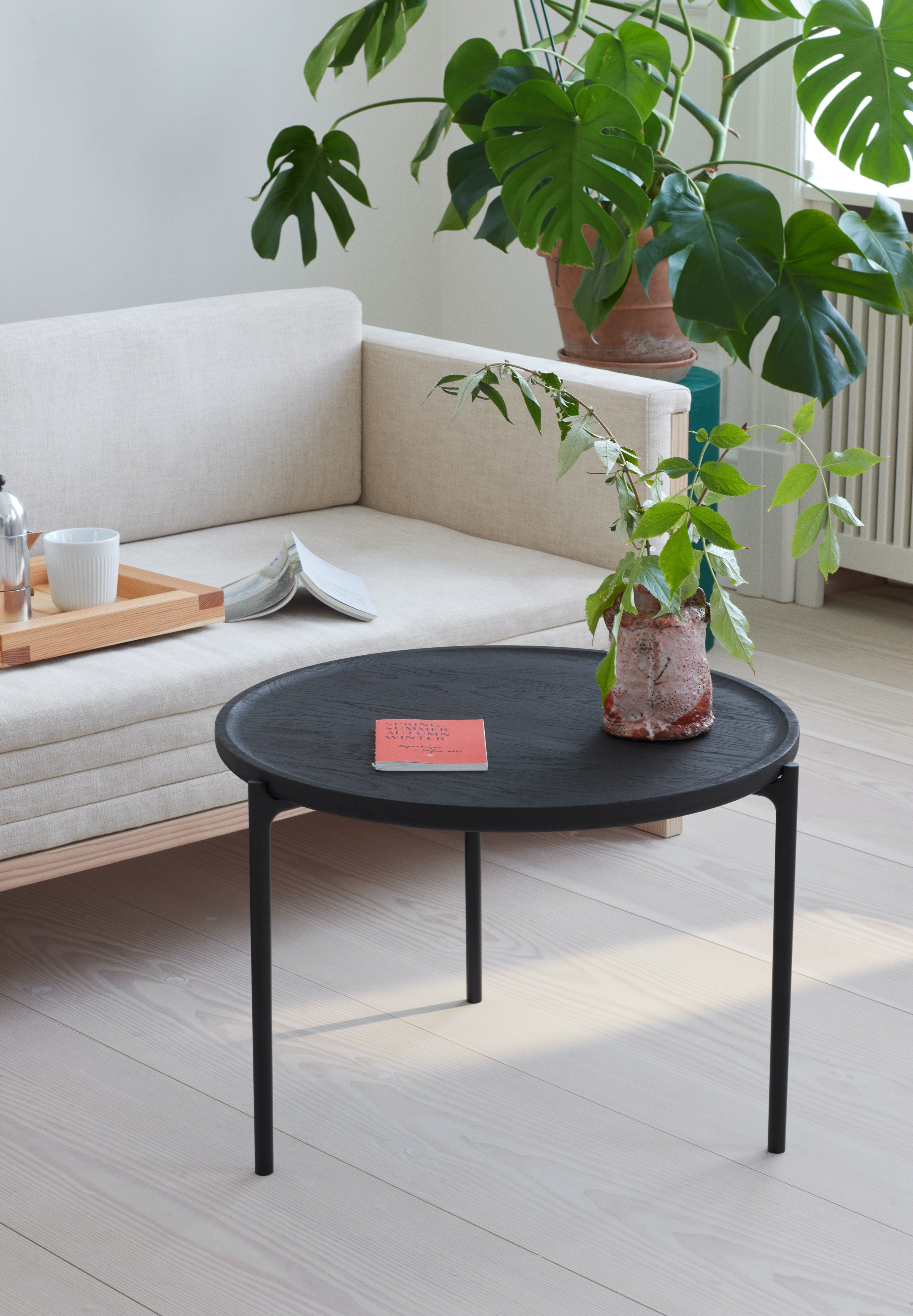 Round coffee table SAVOYE black ceramic with black base