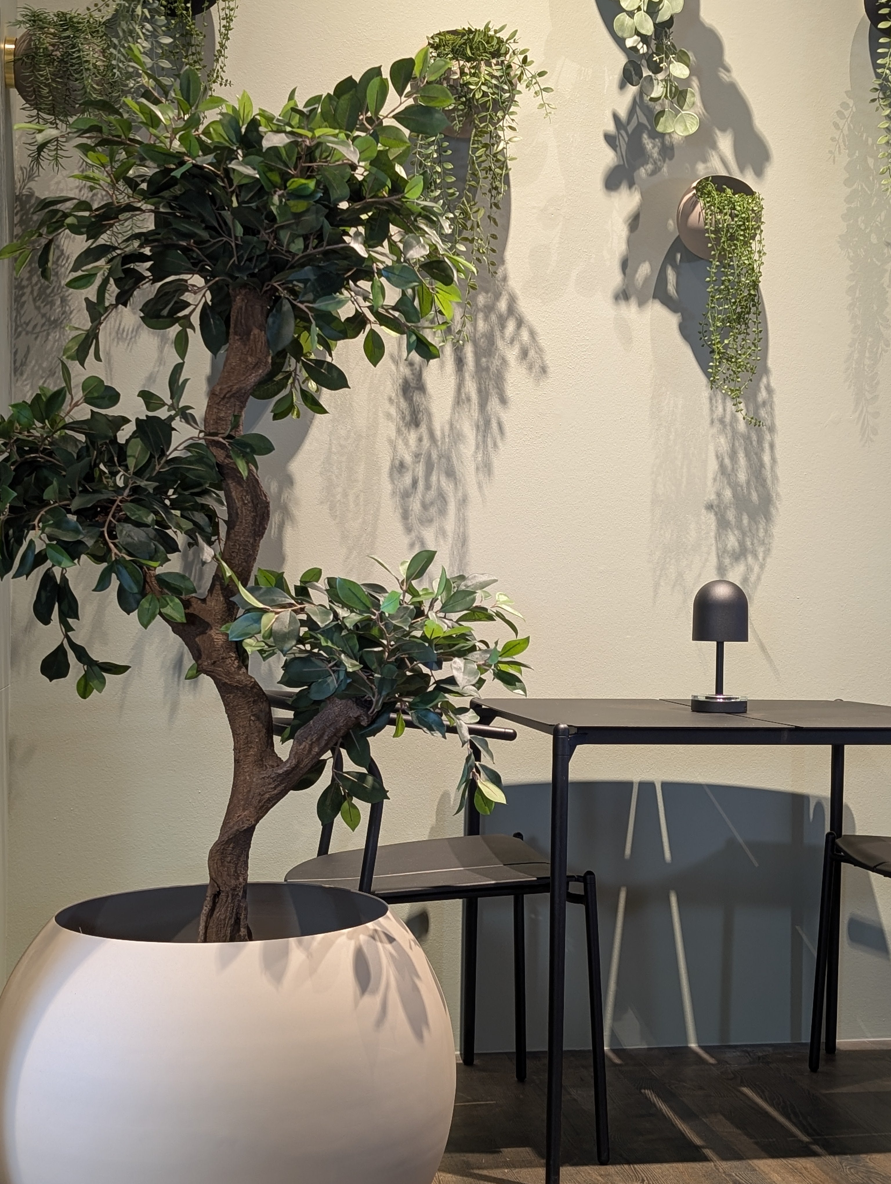 Stojící květináč GLOBE mořská zelená