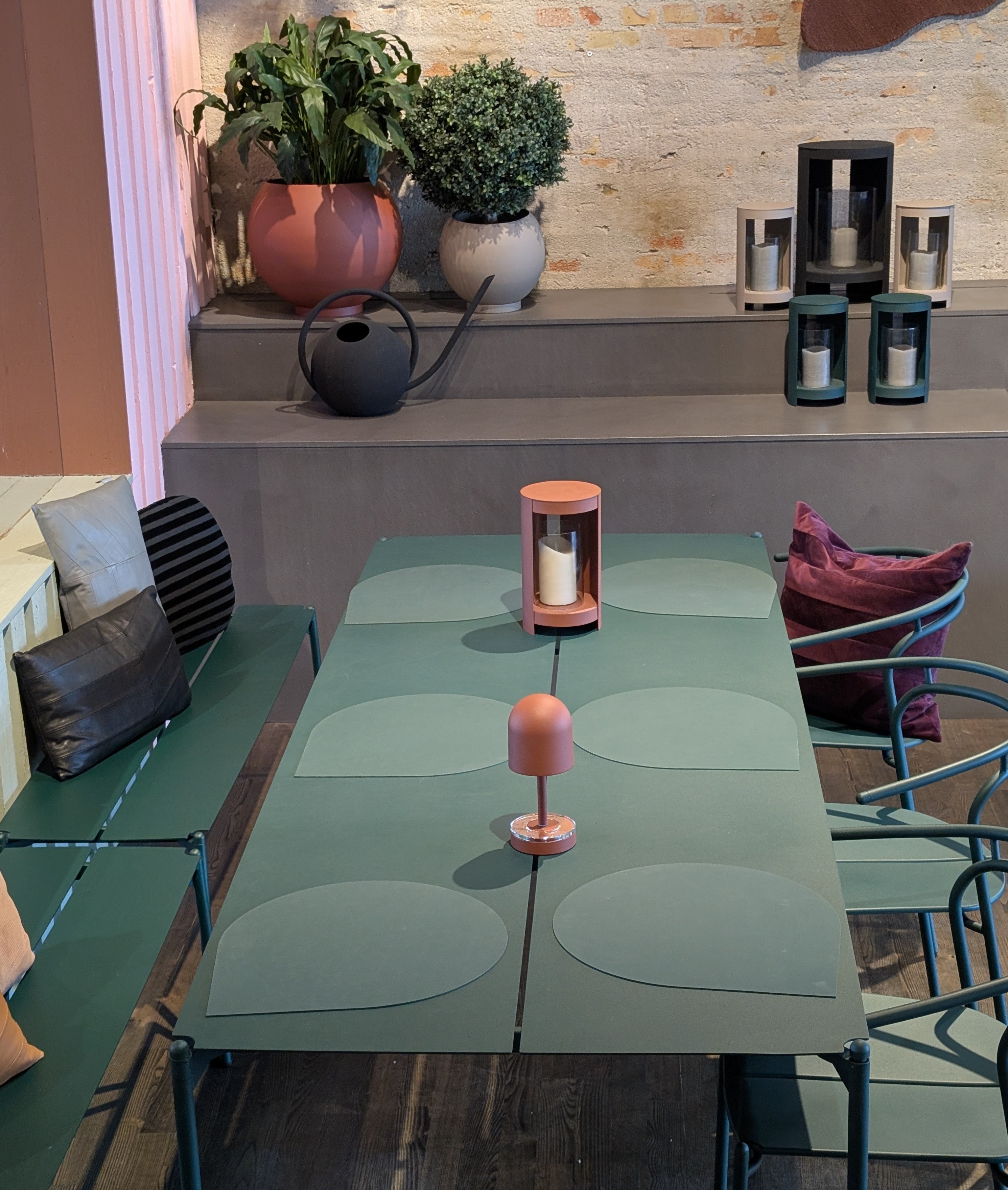 Stojící květináč GLOBE mořská zelená