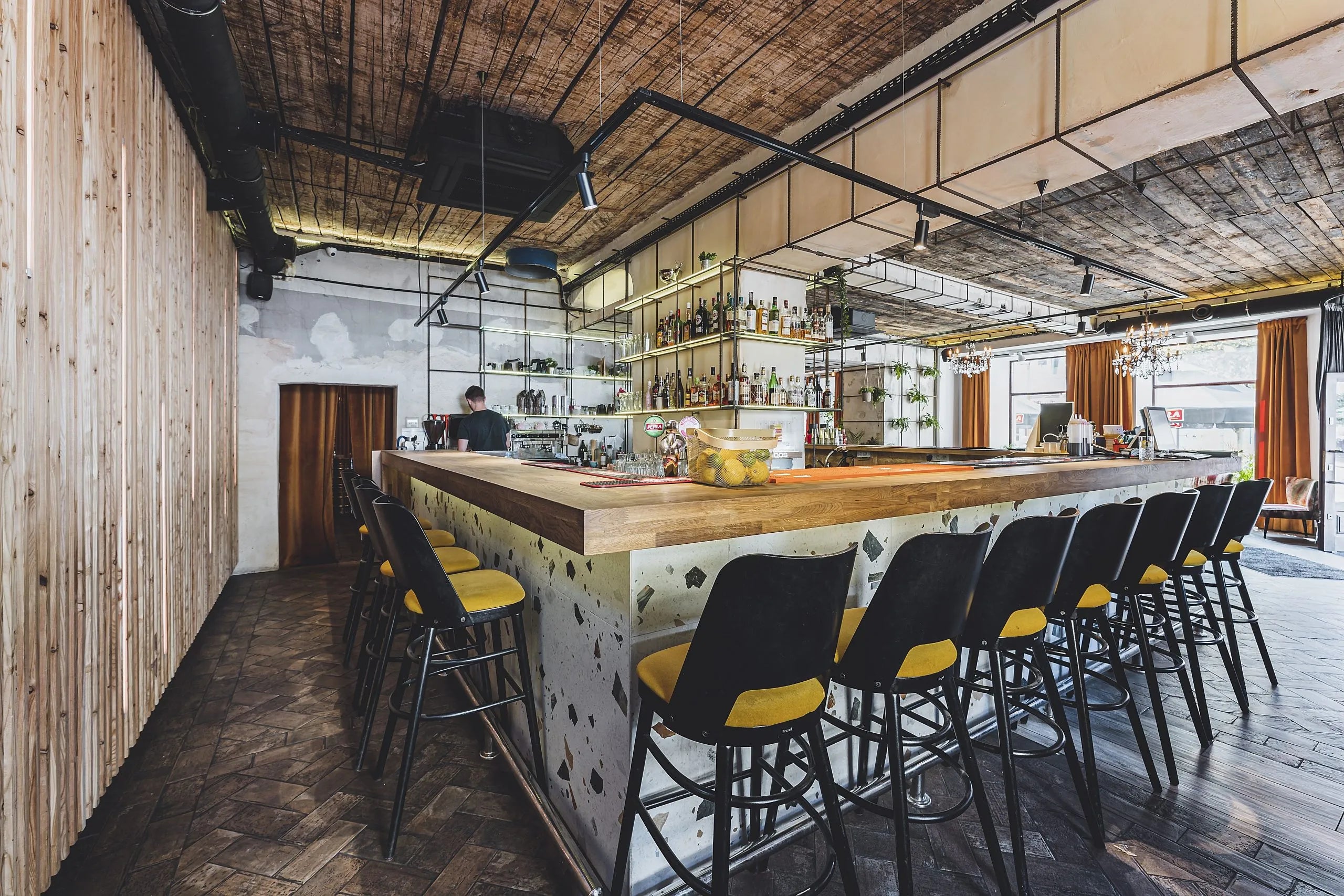 Hoker SHELL A-0043 bukové dřevo