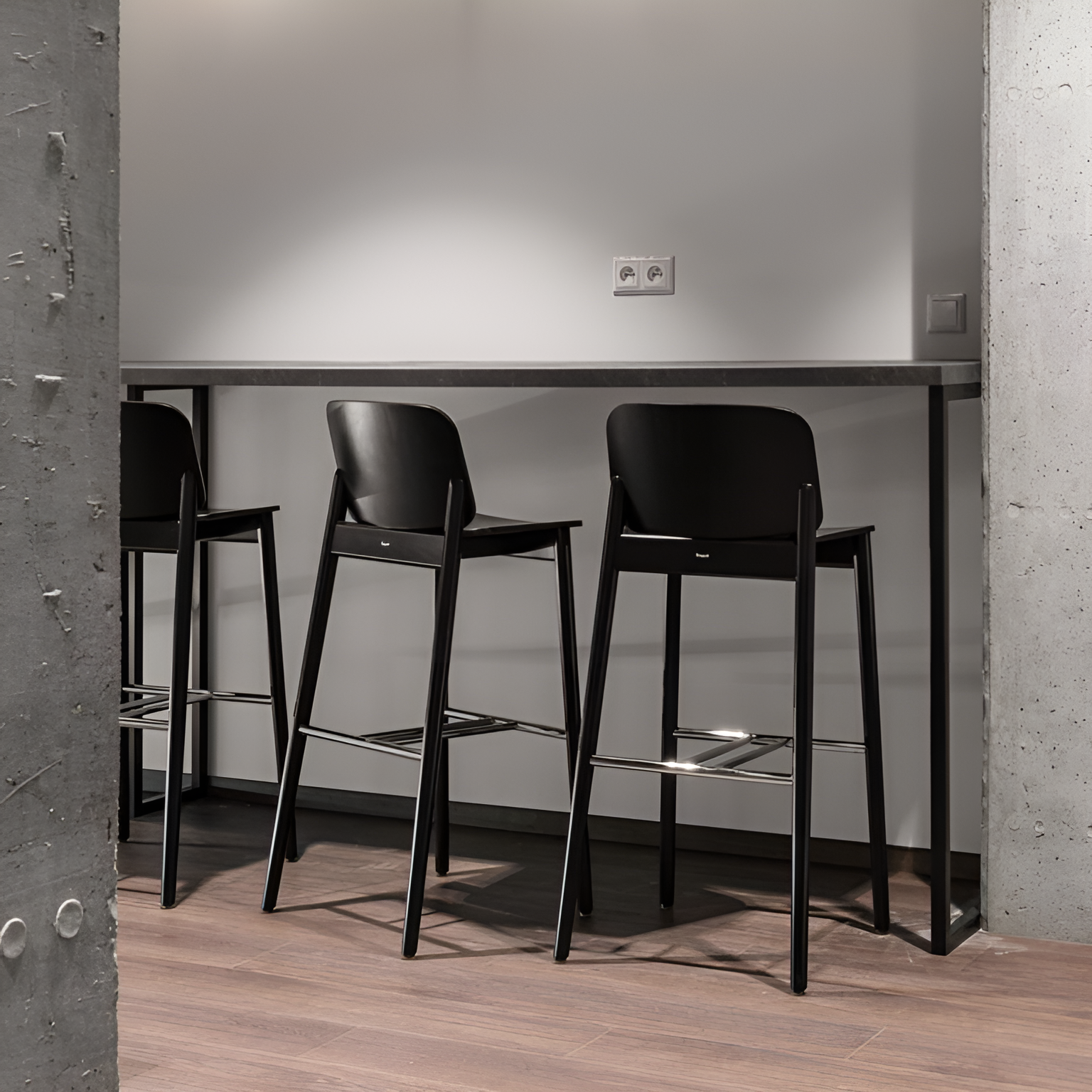 Hoker PROP H-4390 drewniany