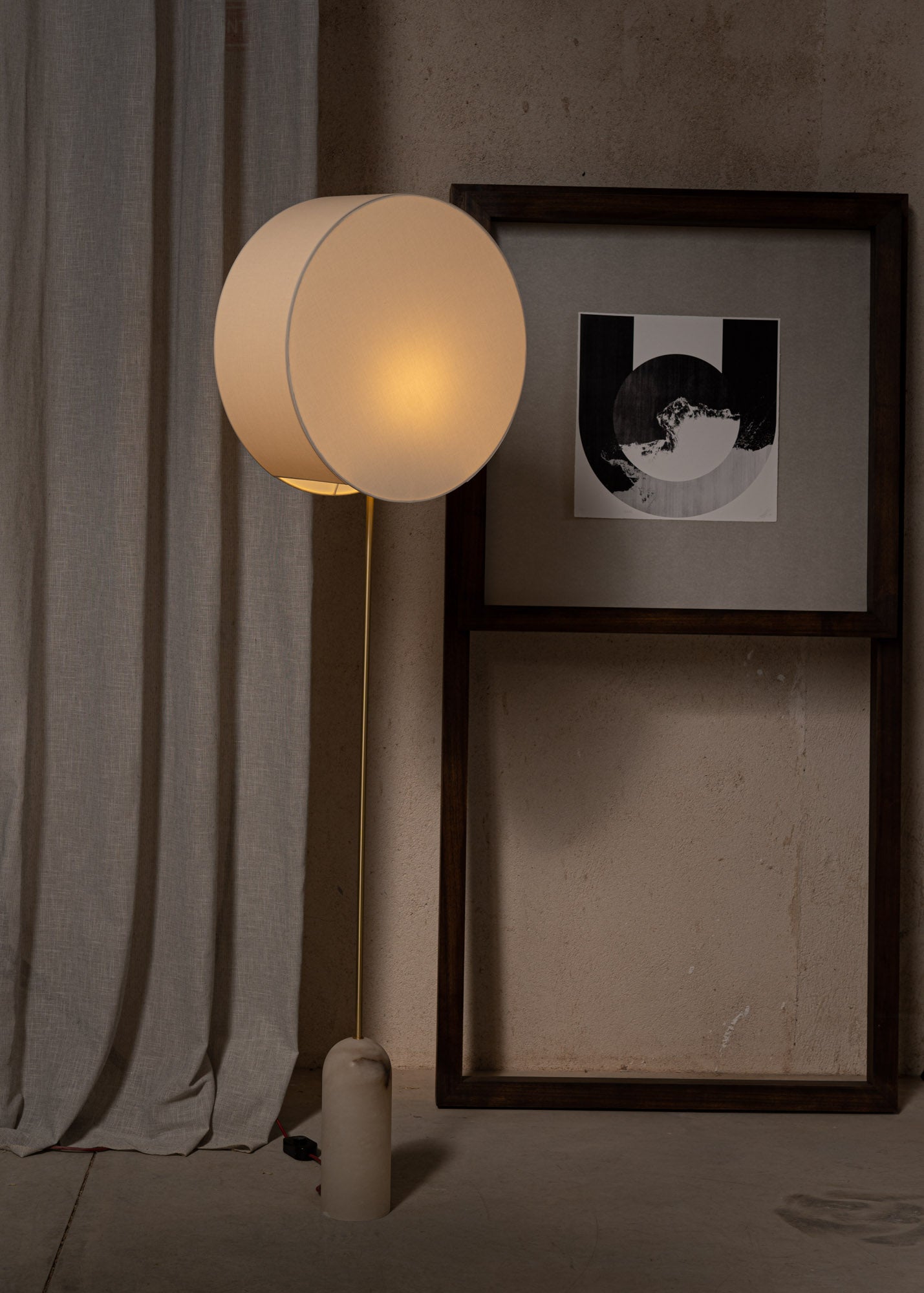 Stojací lampa PENDOLO bílý alabastr