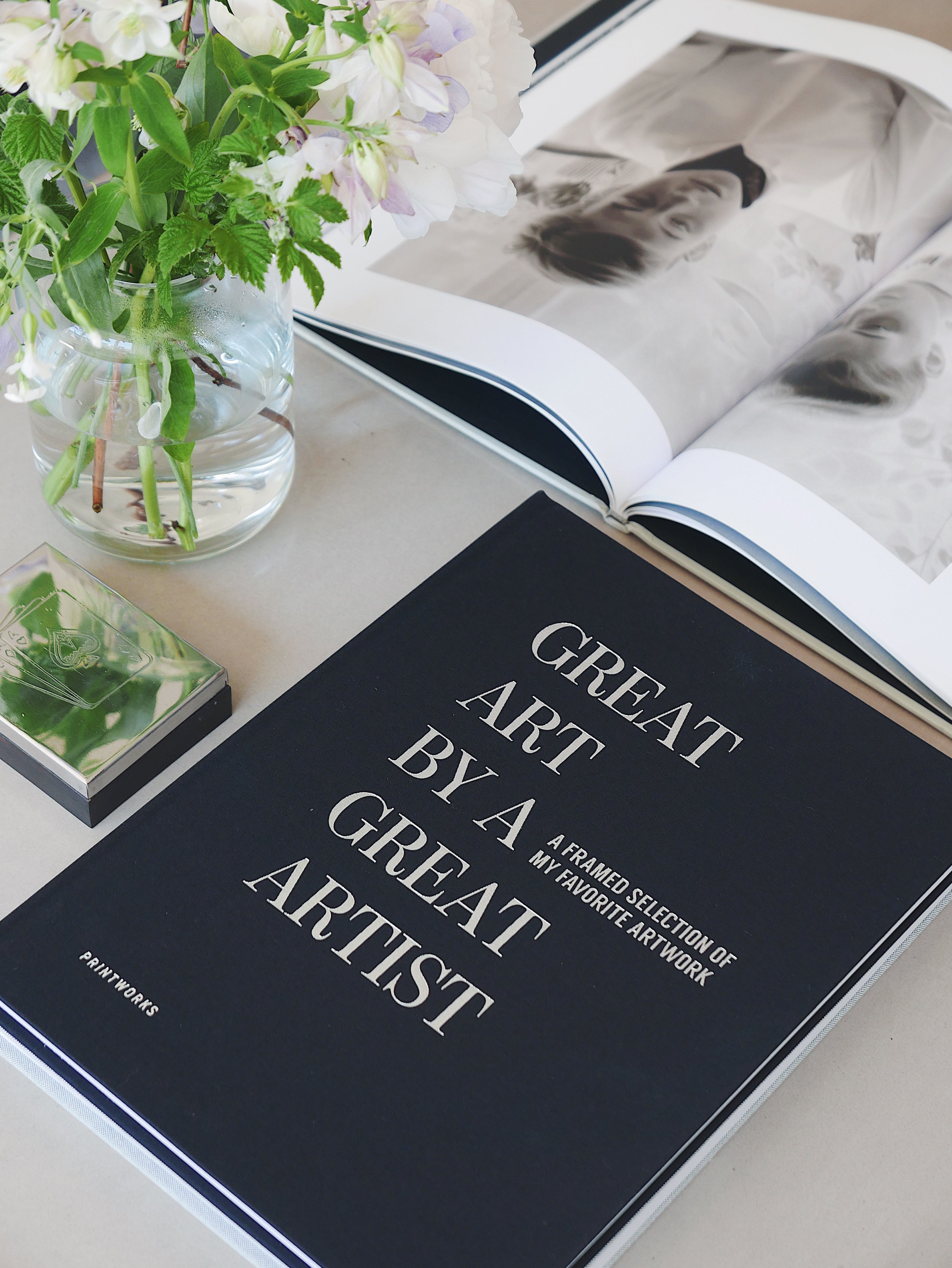 GREAT ART Black and White Drawing Album