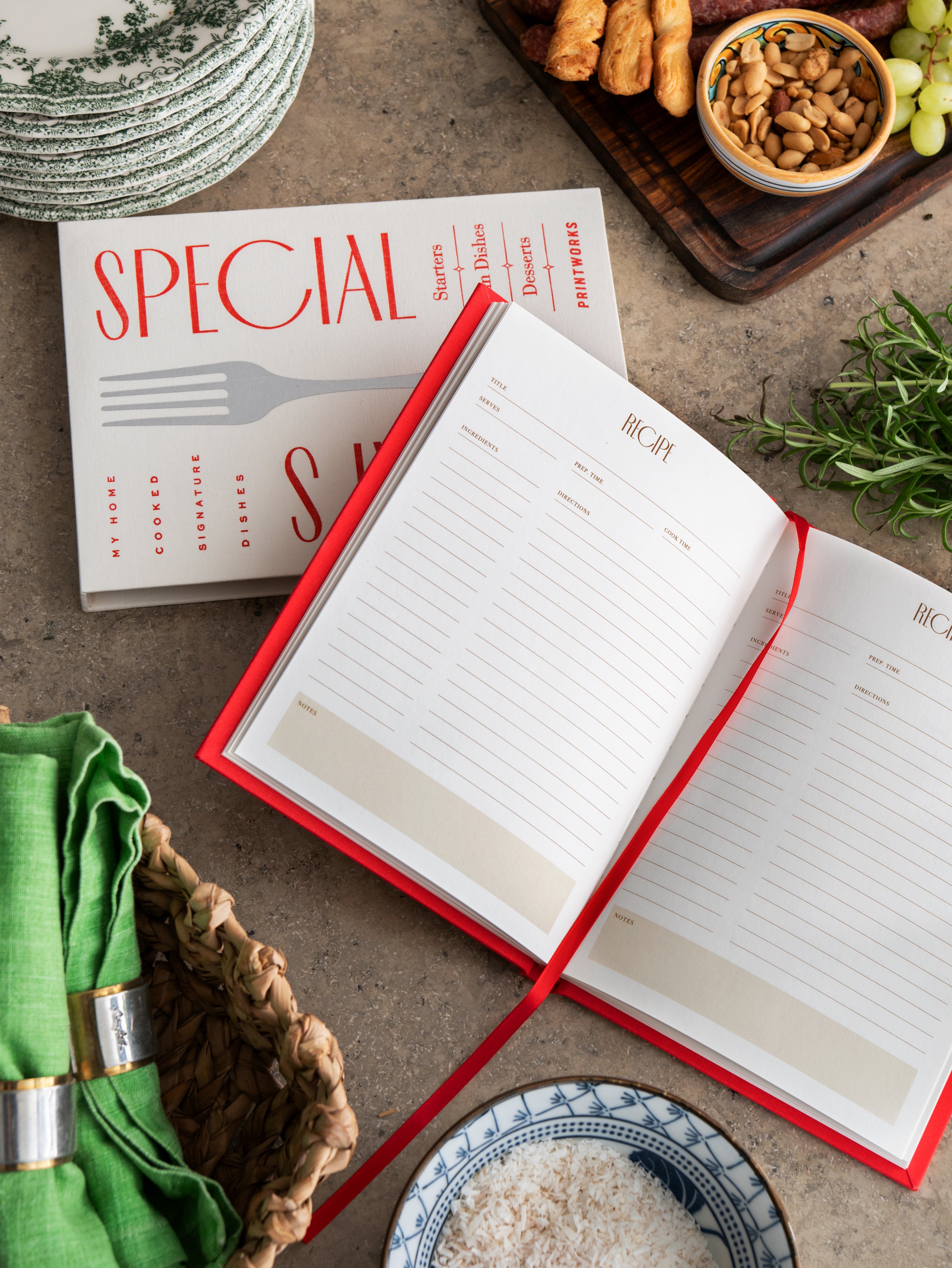 Kuchařka TODAY'S SPECIAL červená s bílou