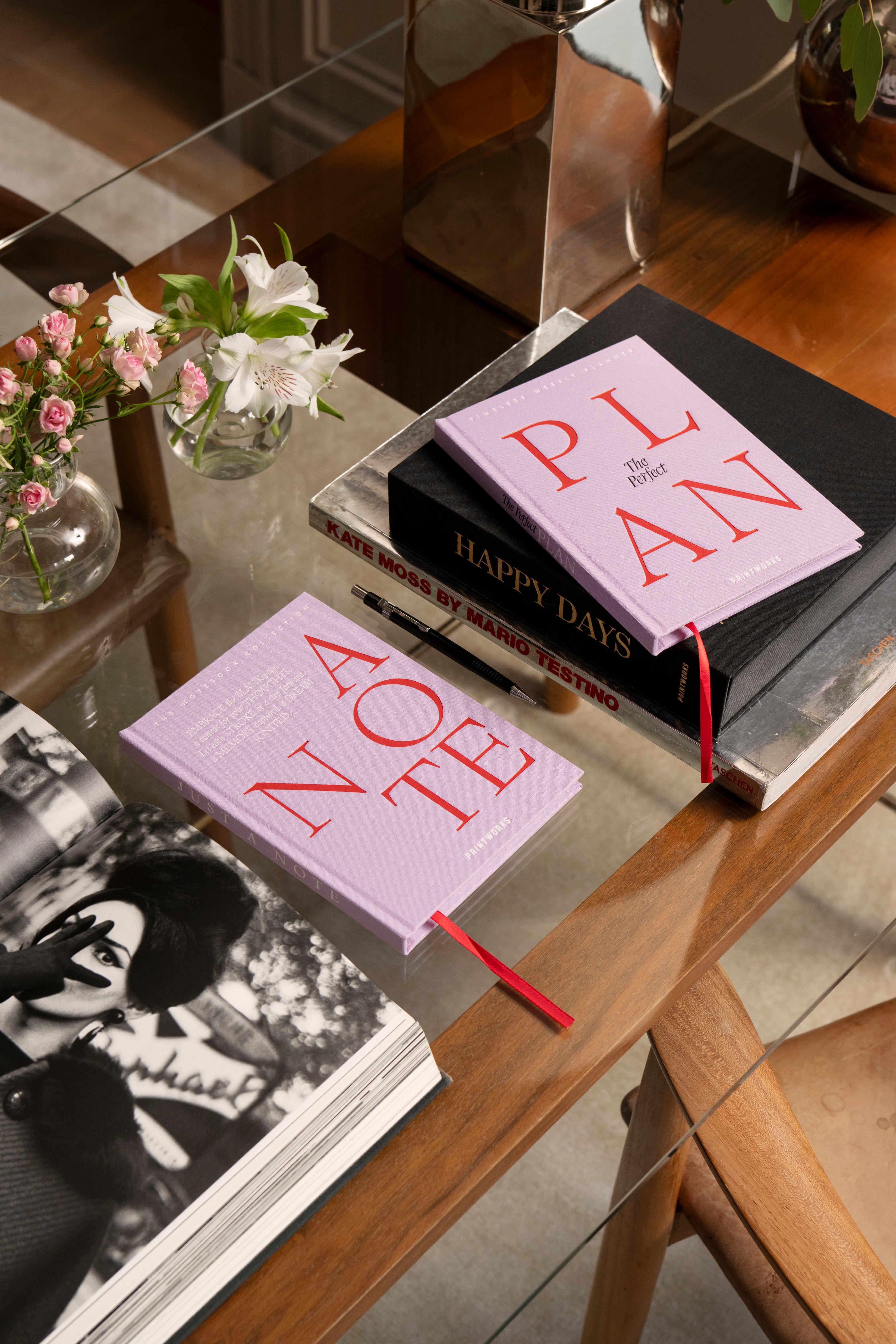 Týdenní plánovač THE PERFECT PLAN fialový s červenou