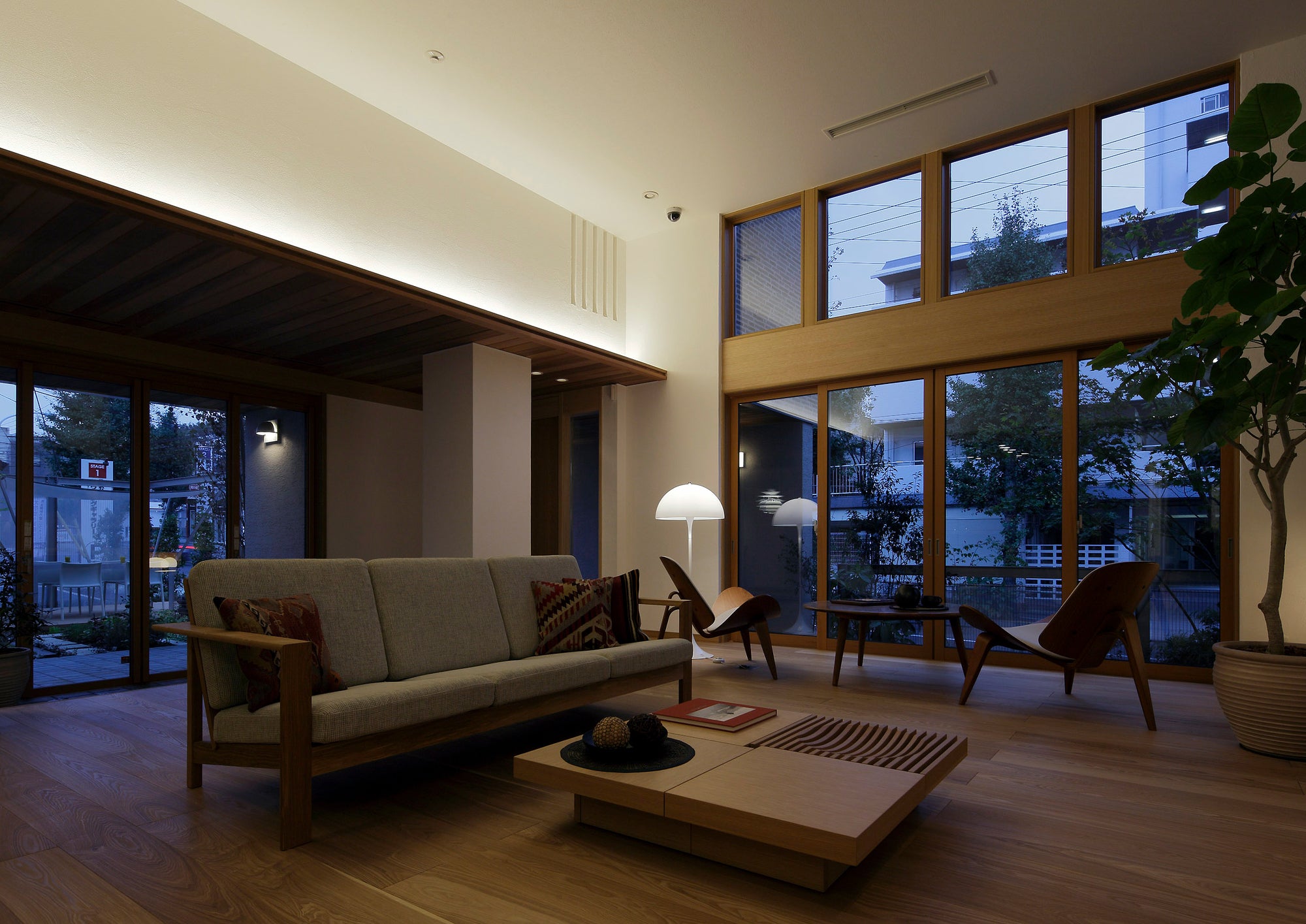 PANTHELLA Floor Lamp White