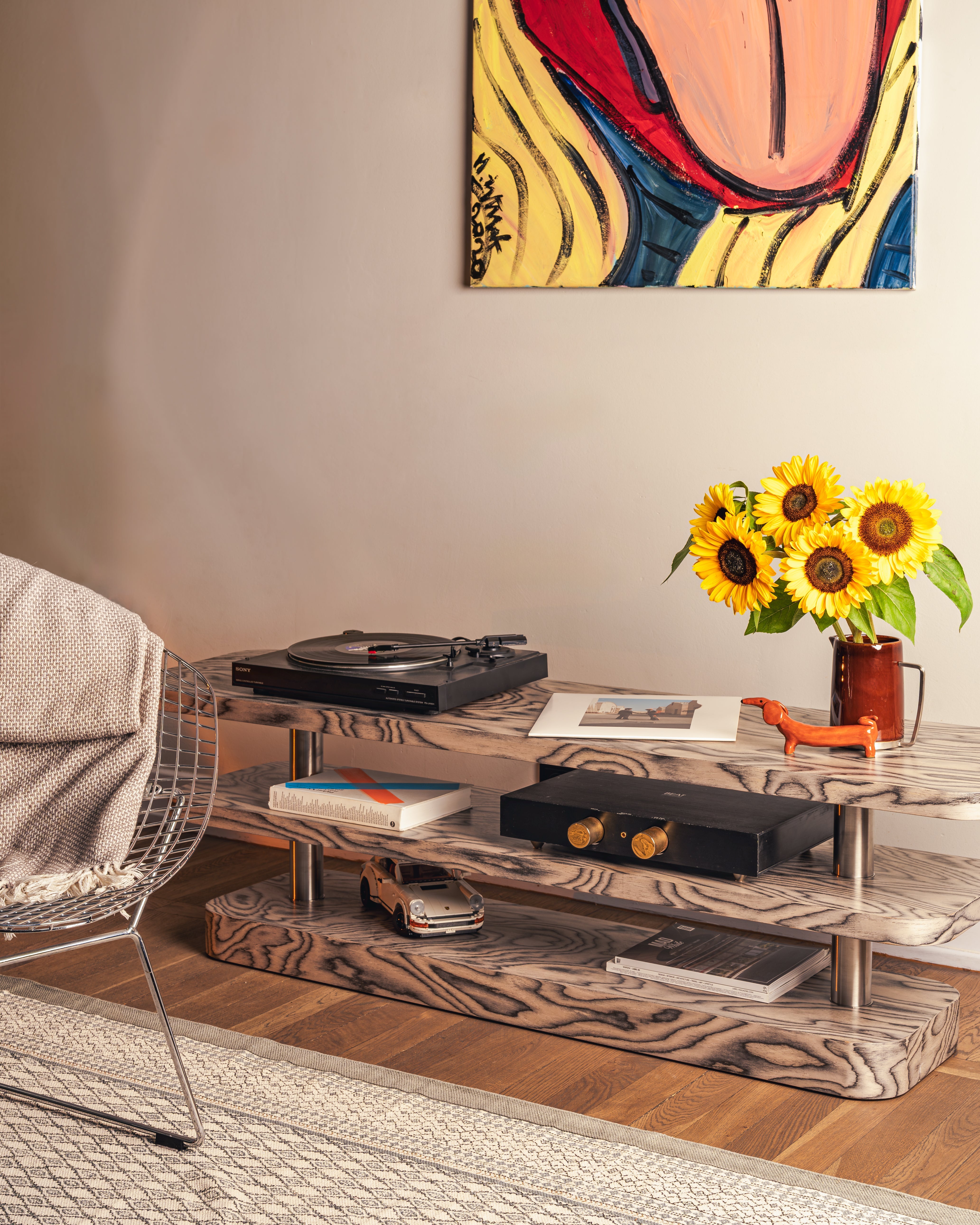 RTV Cabinet REL veneer Sottsass with steel elements