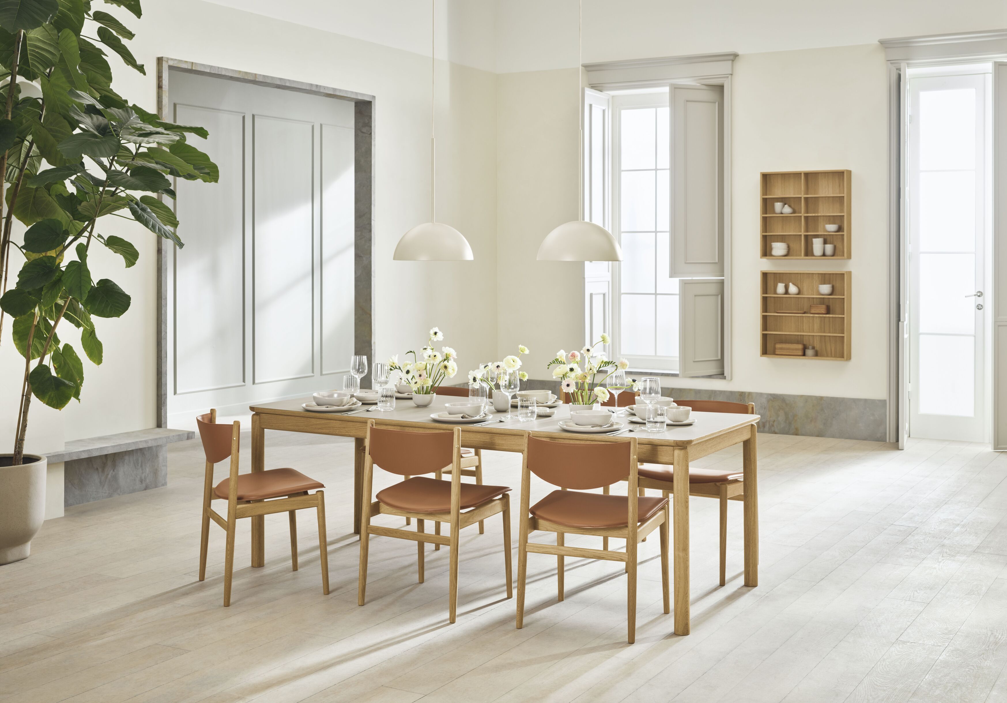 Rozkládací stůl RONYA bílý dubový dýhovaný s bílým podstavcem