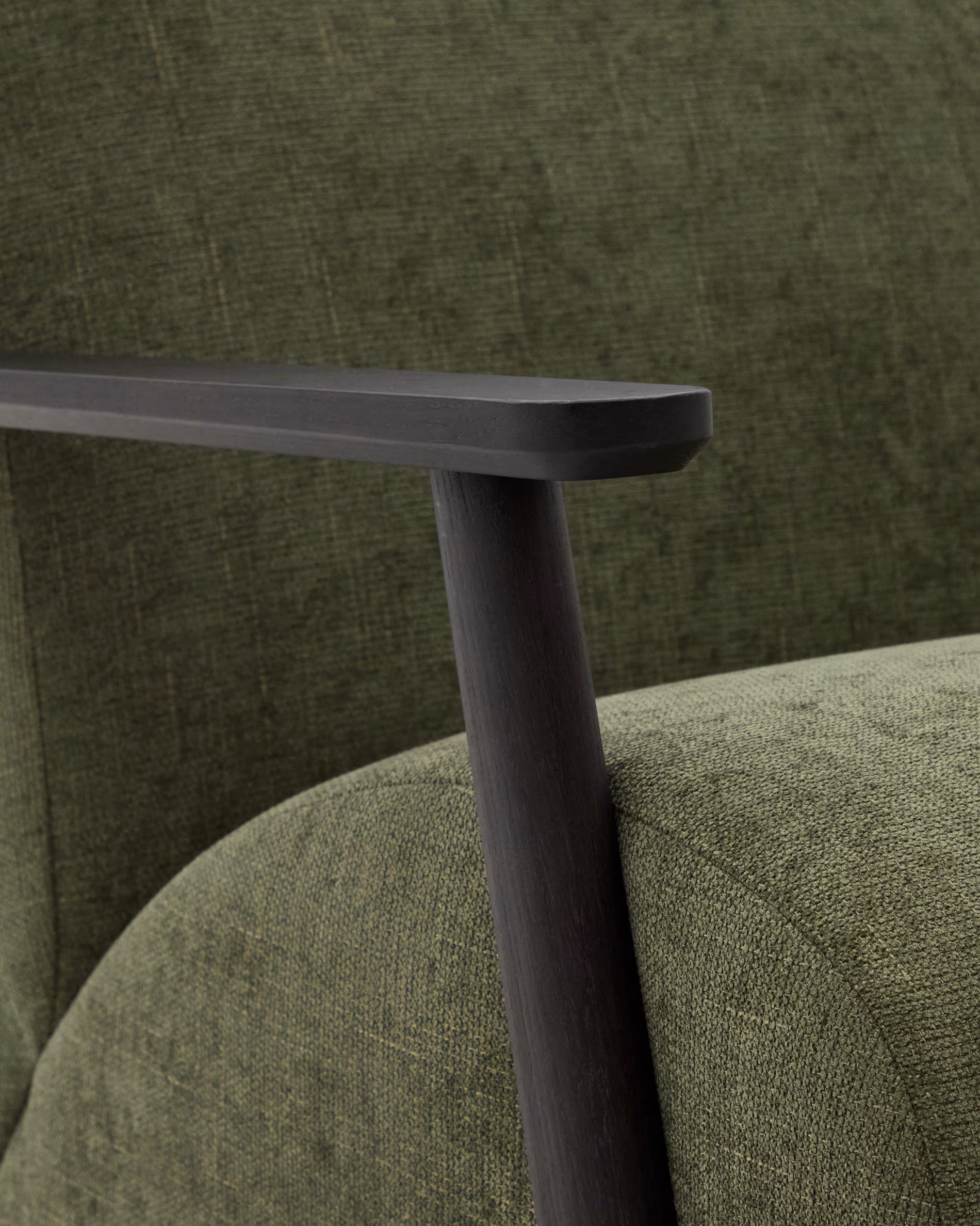 Křeslo MEGHAN zelené s černým podstavcem