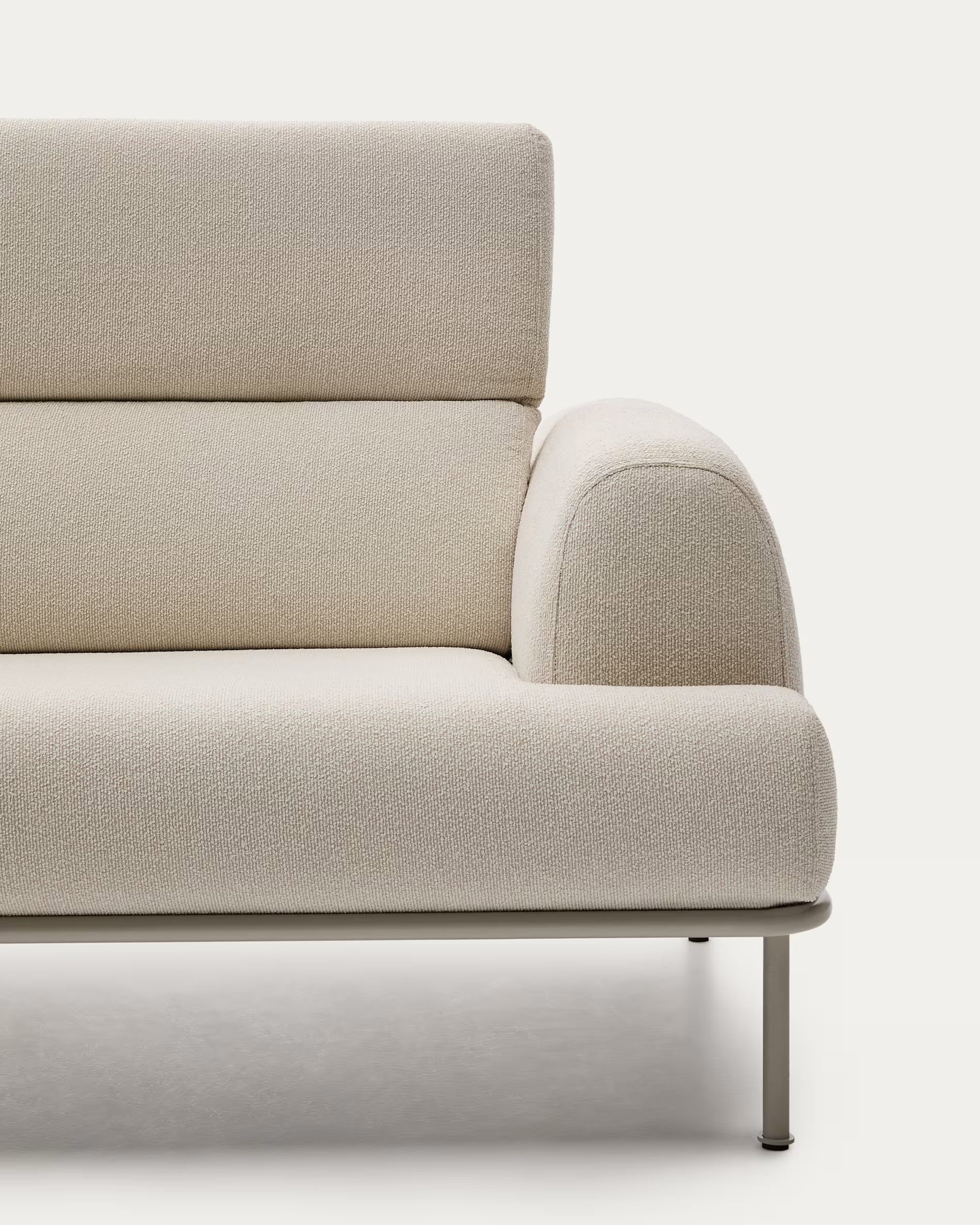 Pohovka 3-osobová AURUM ecru szenil s béžovým podstavcem