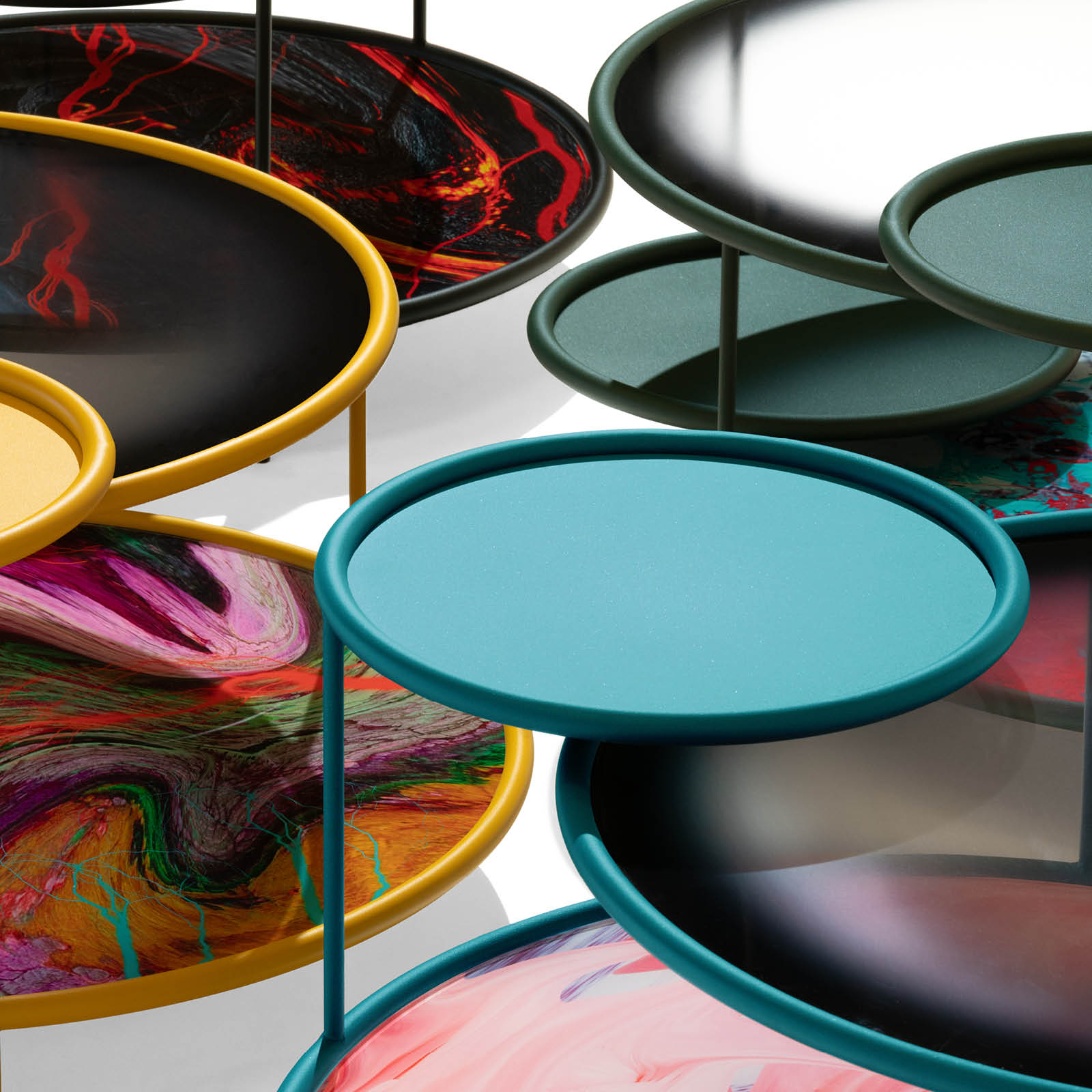 Konferenční stolek SANGAKU z barevného skla