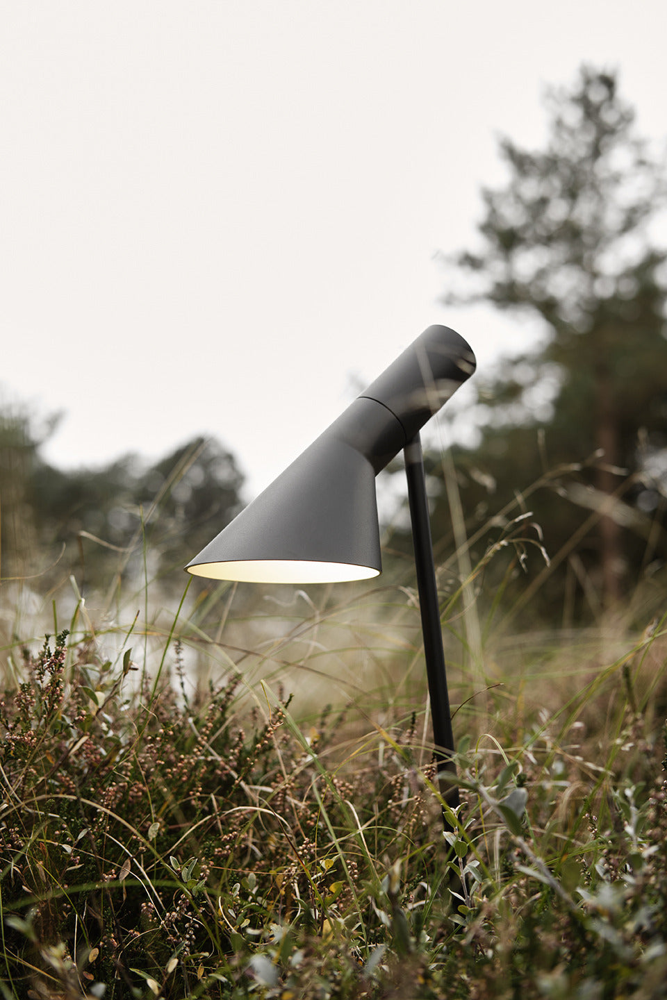 AJ black outdoor standing lamp