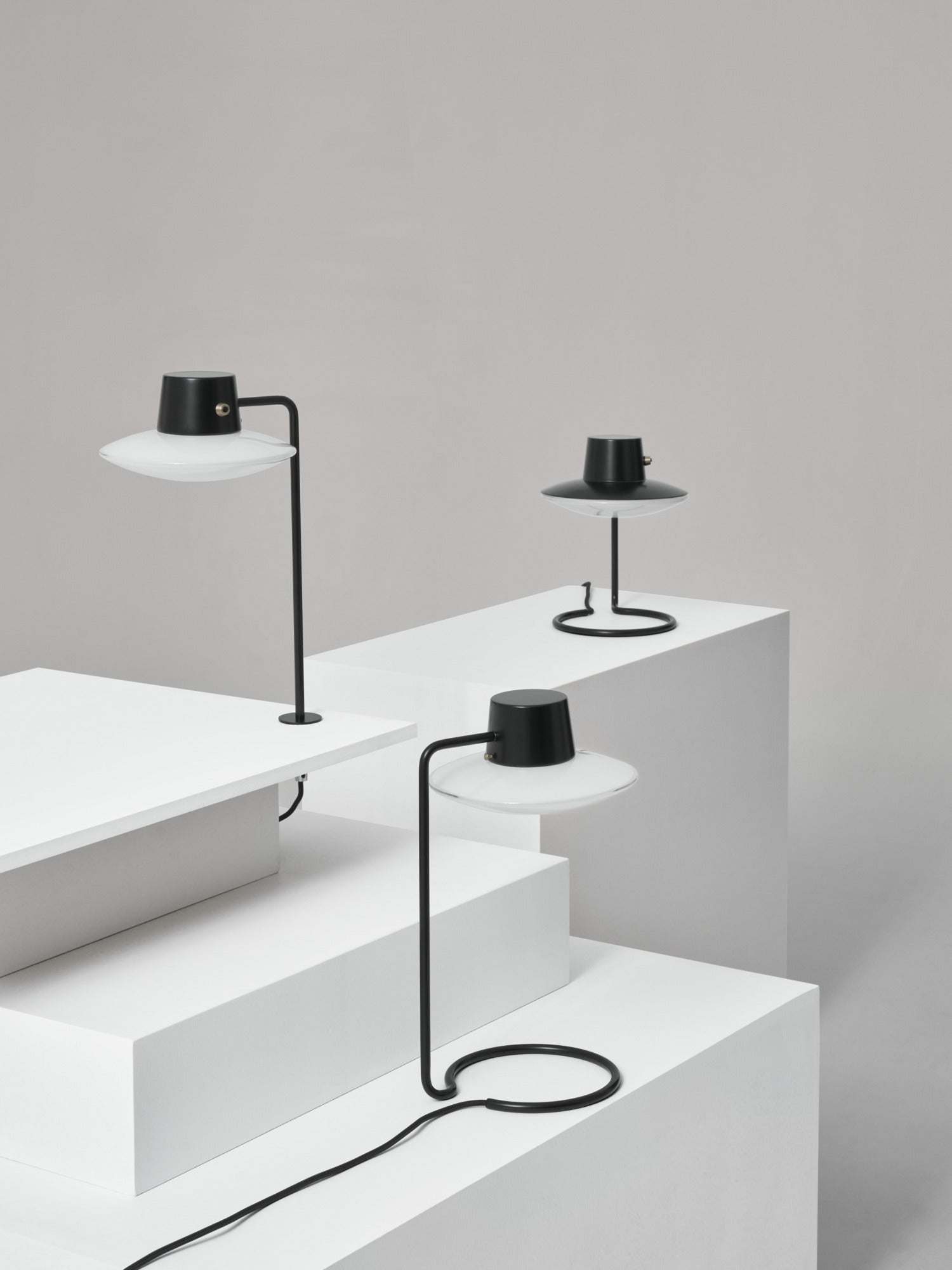 AJ OXFORD black table lamp