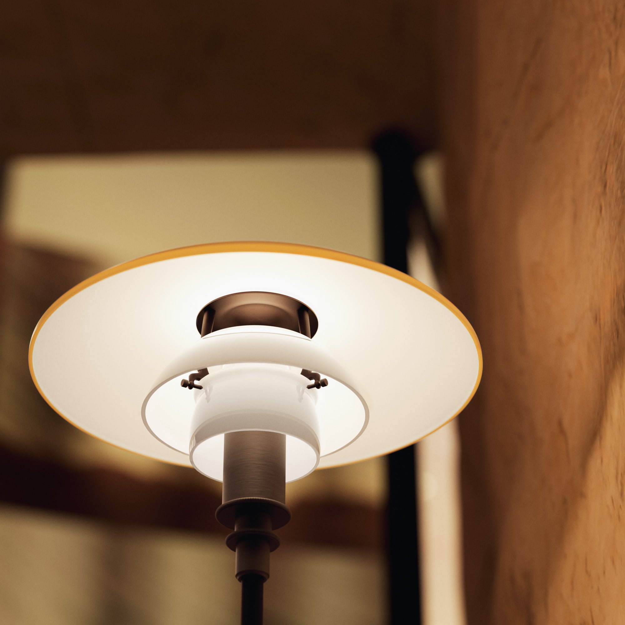 Lampa stołowa PH 3/2 - edycja stulecia biały z pomarańczowym z brązową podstawą – Louis Poulsen