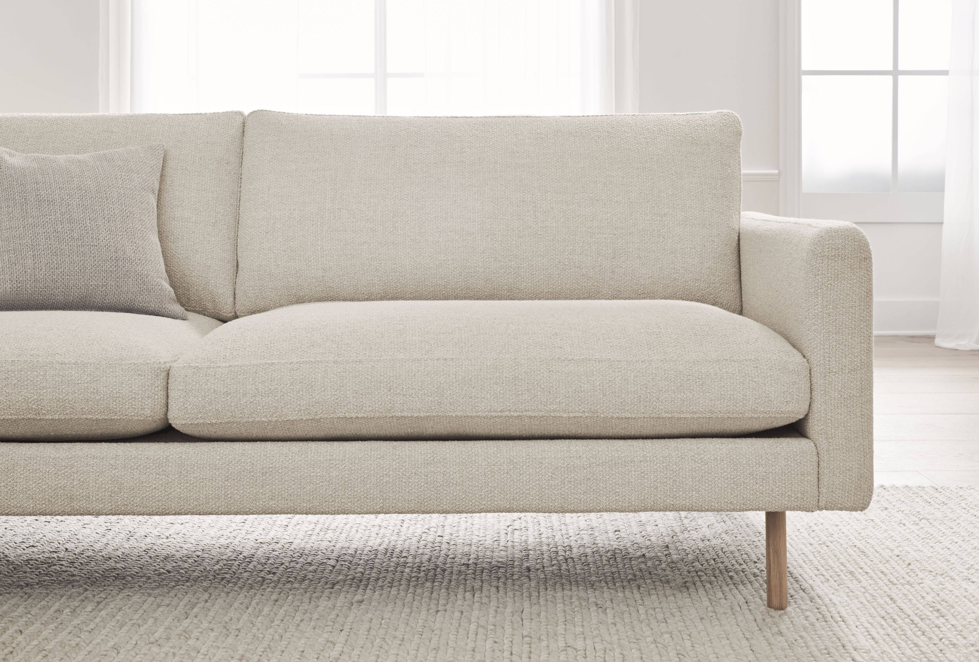 Pohovka pro 5 osob SCANDINAVIA REMIX s podstavou z běleného dubového dřeva