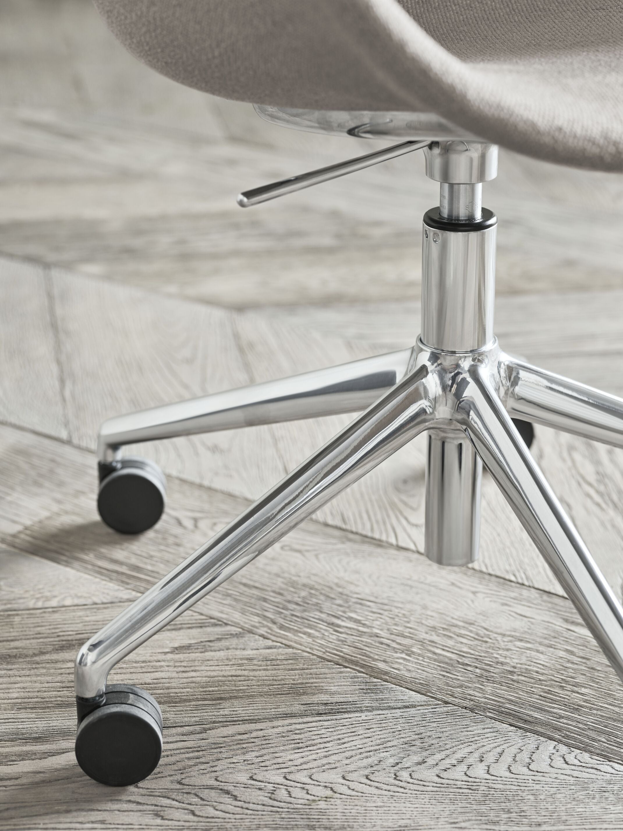 Kancelářská židle SEED béžová se ocelovým podstavcem