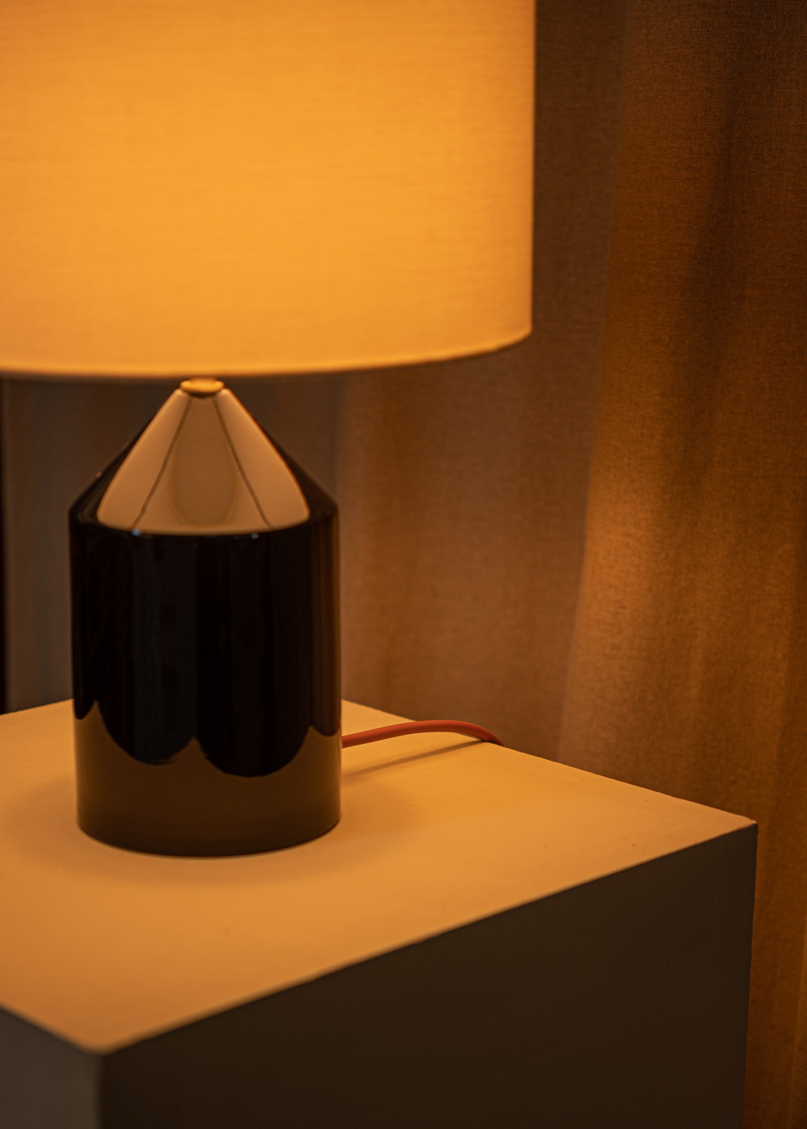 Keramická stolní lampa JOSEF černá