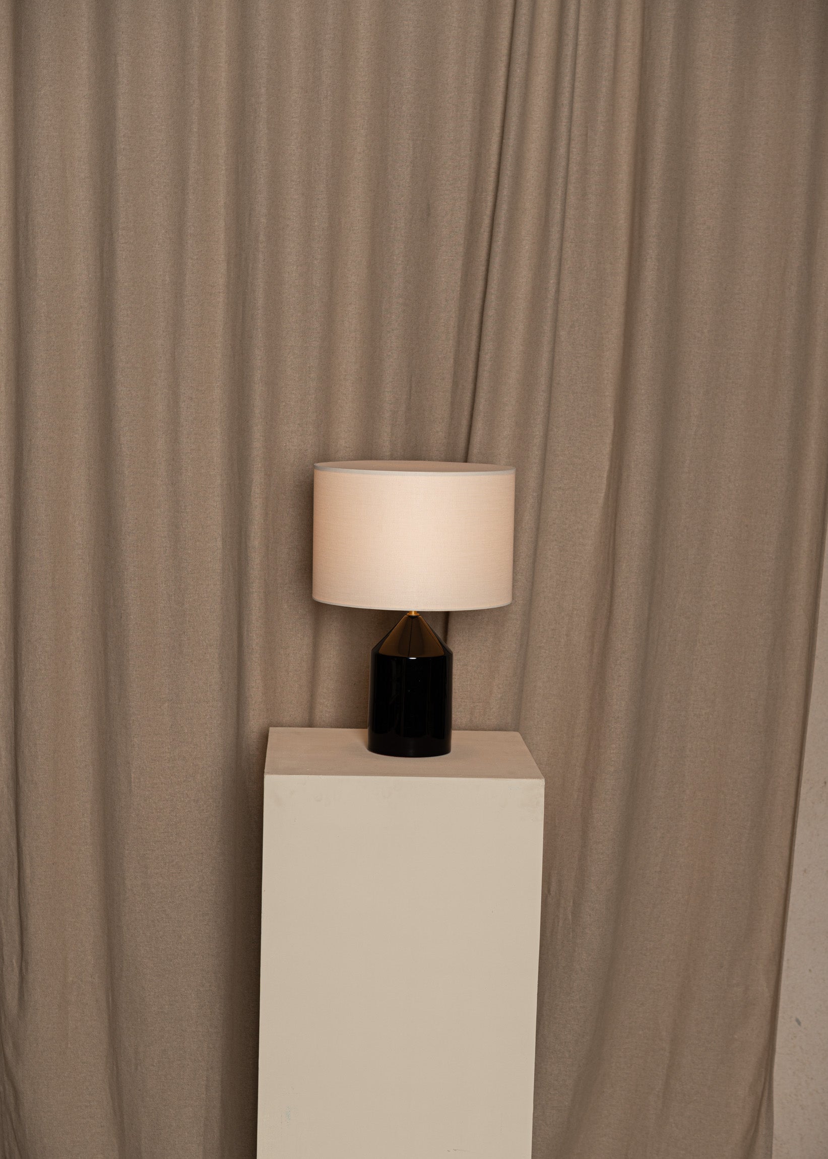 Keramická stolní lampa JOSEF černá