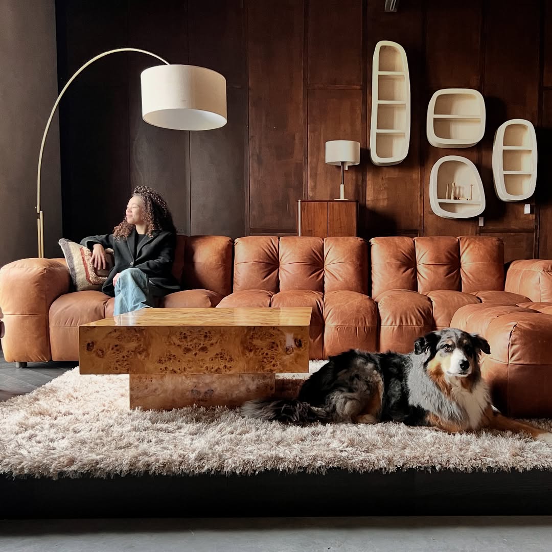 Puf HACKMAN z koniakové kůže