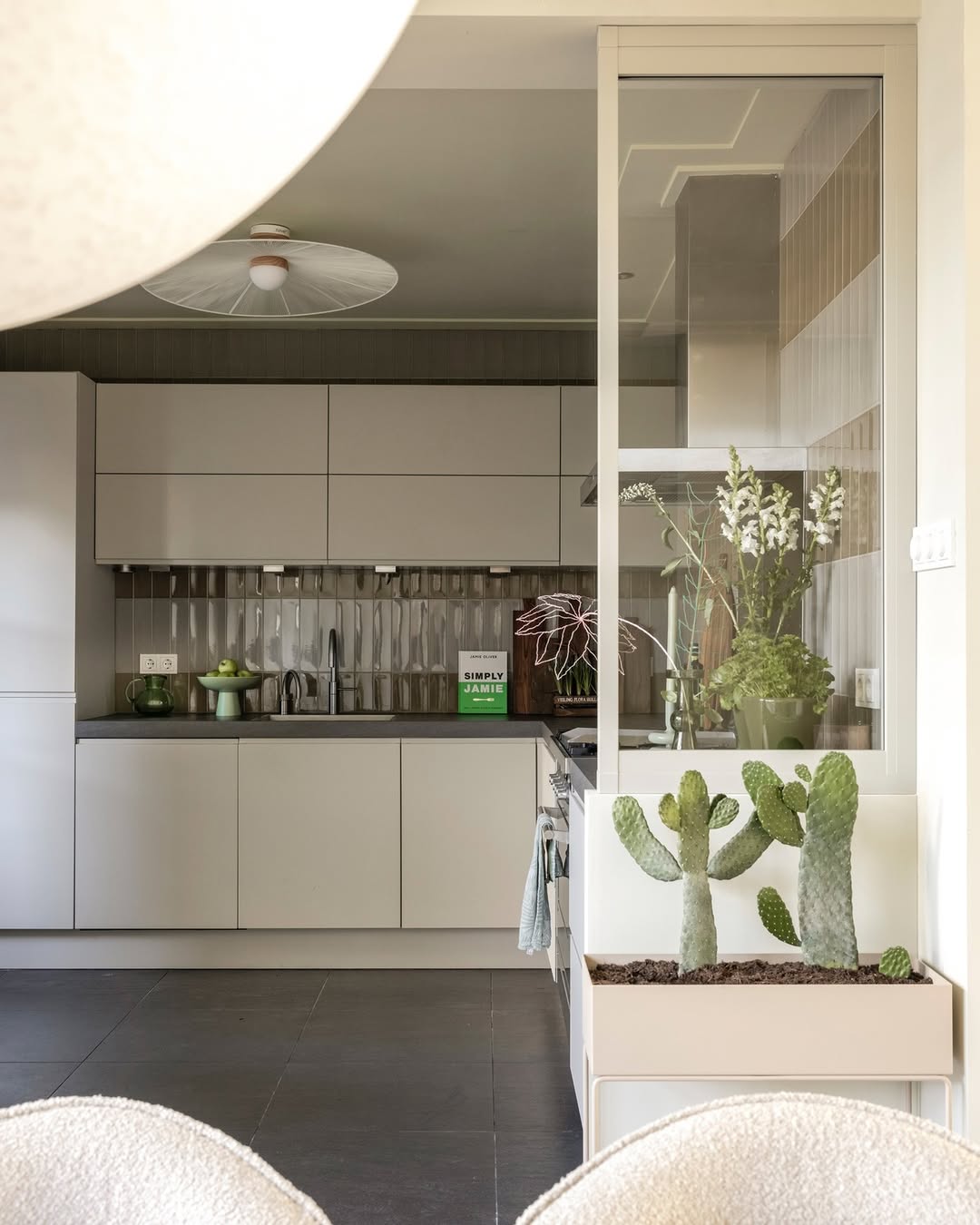 Závěsné svítidlo BELLE zlomená bílá