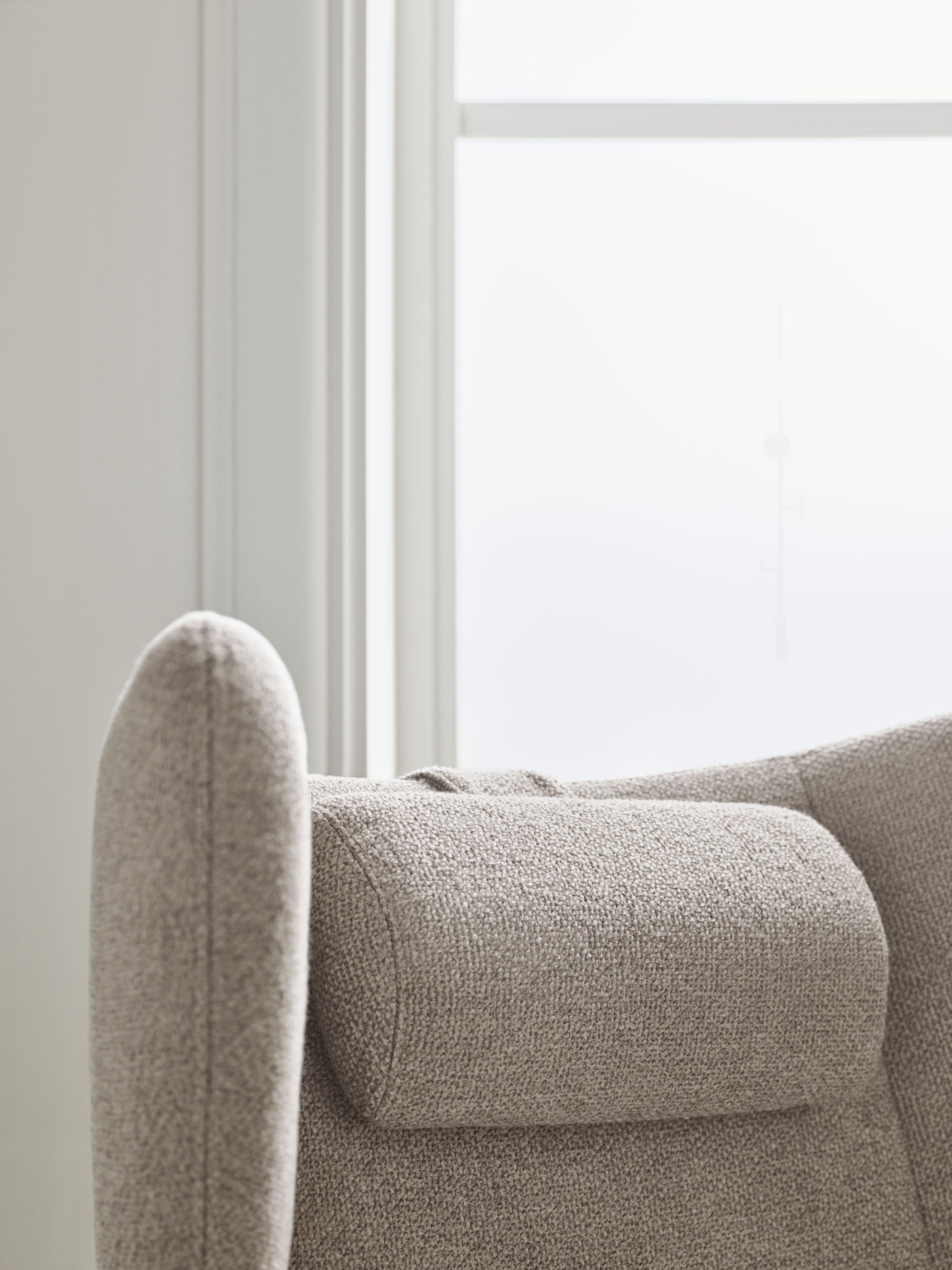 Křeslo čalouněné SOLO s kovovým podstavcem