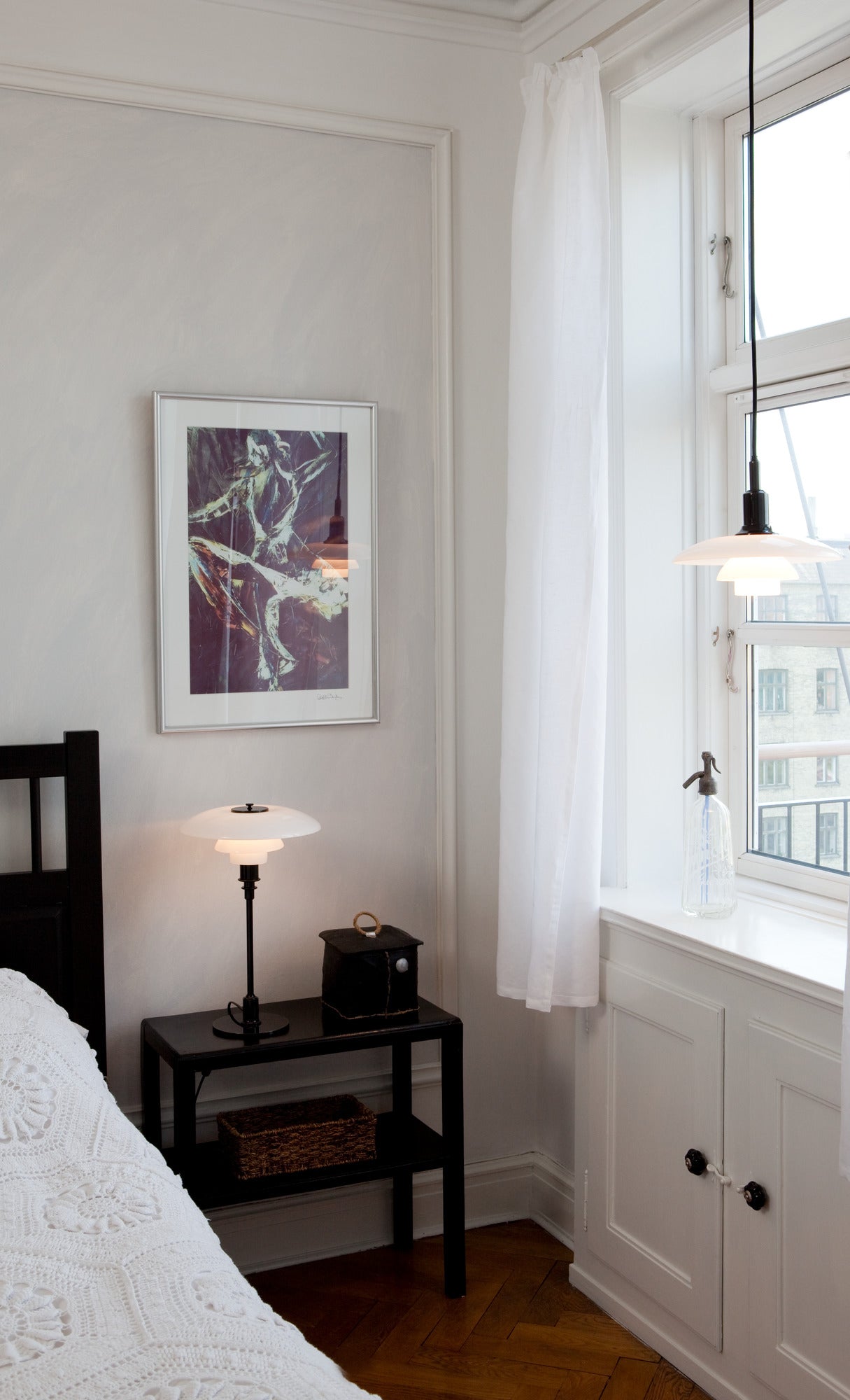 Stolní lampa PH 3/2 bílá s černým podstavcem