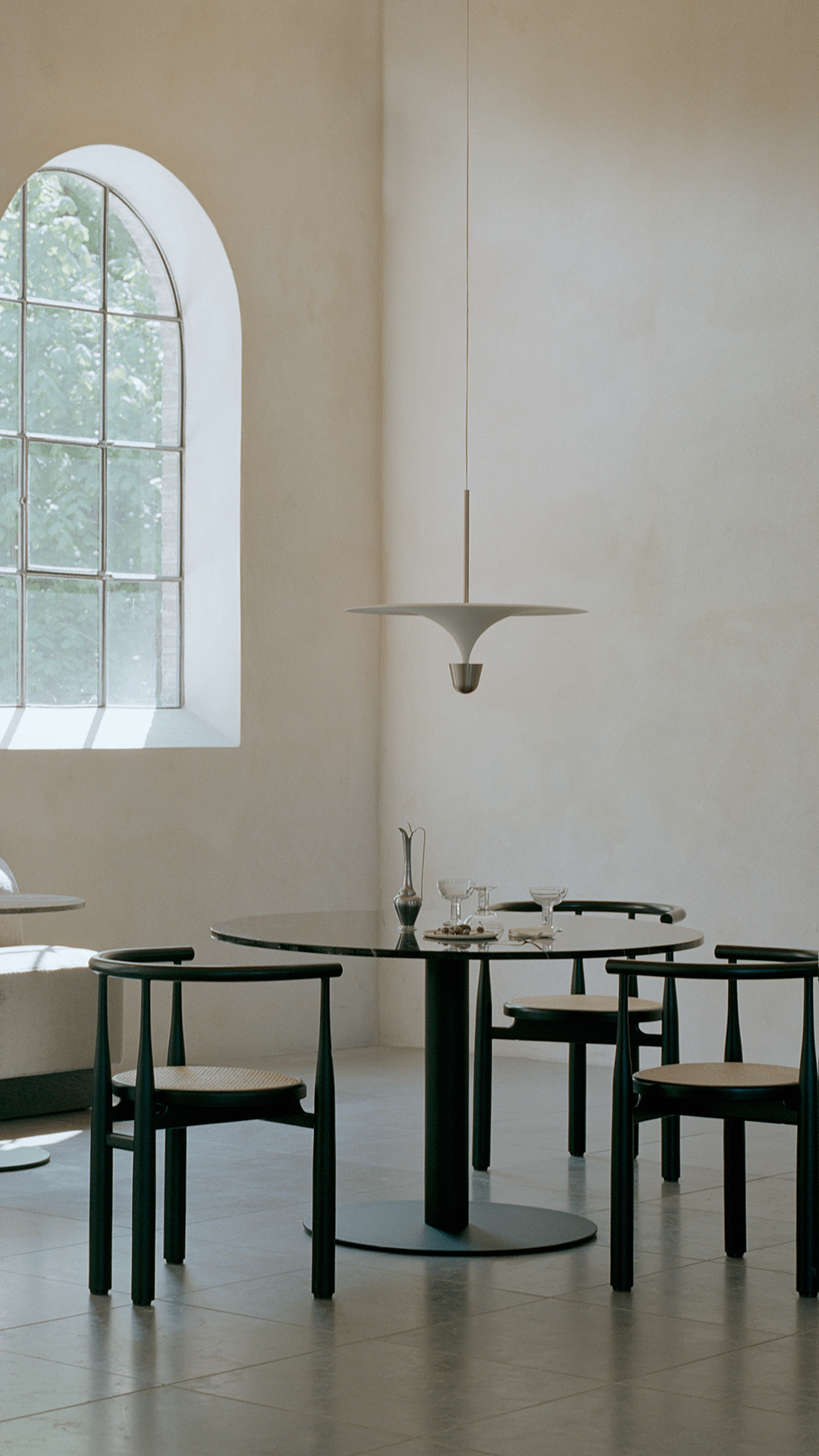 Závěsné svítidlo KANTARELL bílé s niklovaným povrchem