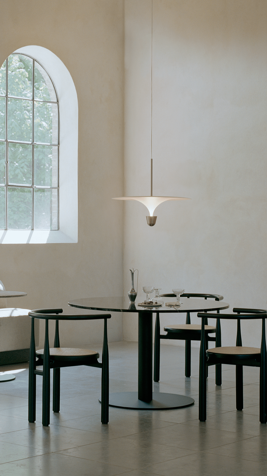 Závěsné svítidlo KANTARELL bílé s niklovaným povrchem