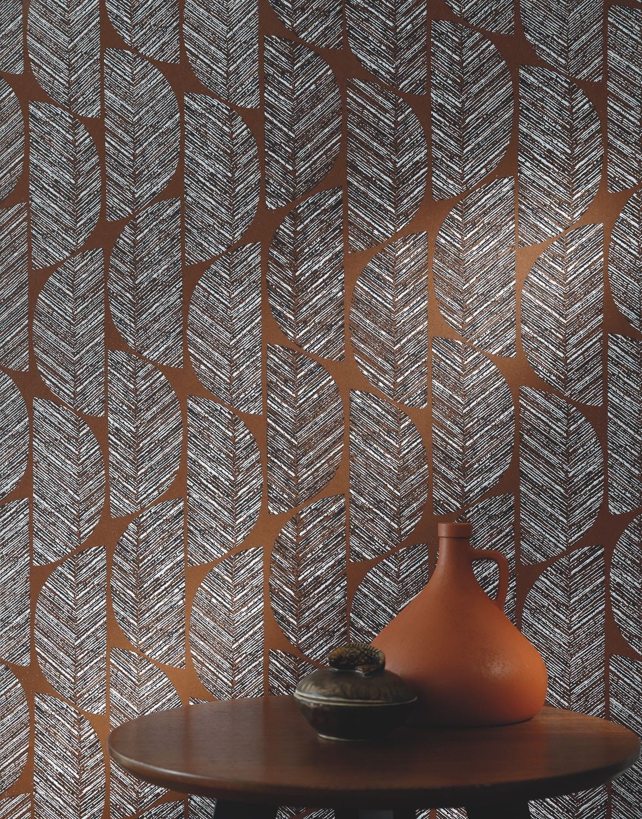 Textured wallpaper with a geometric pattern ABELIA - AMANDE almond green with gold