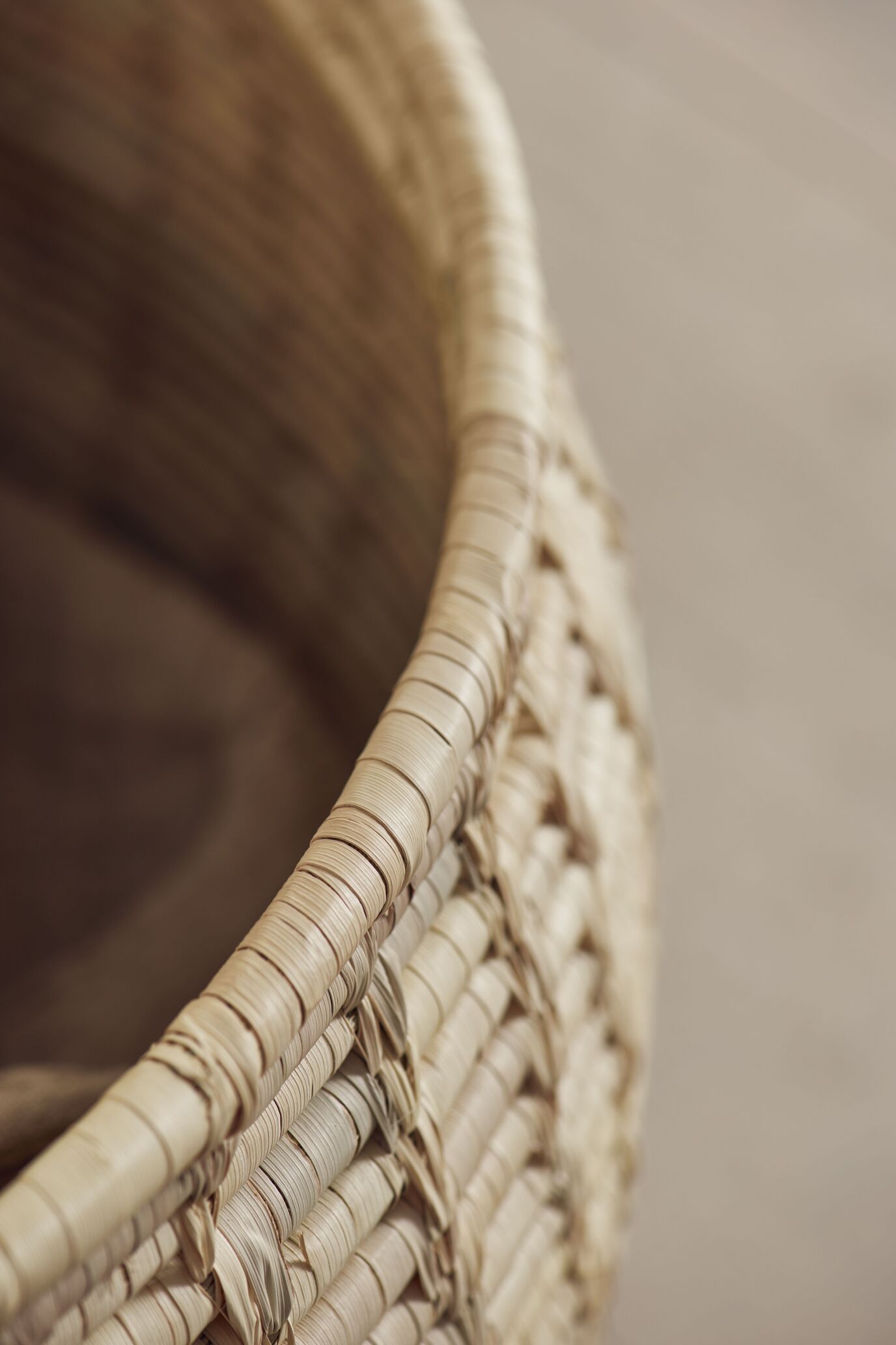 Košík TULIP s palmovými listy