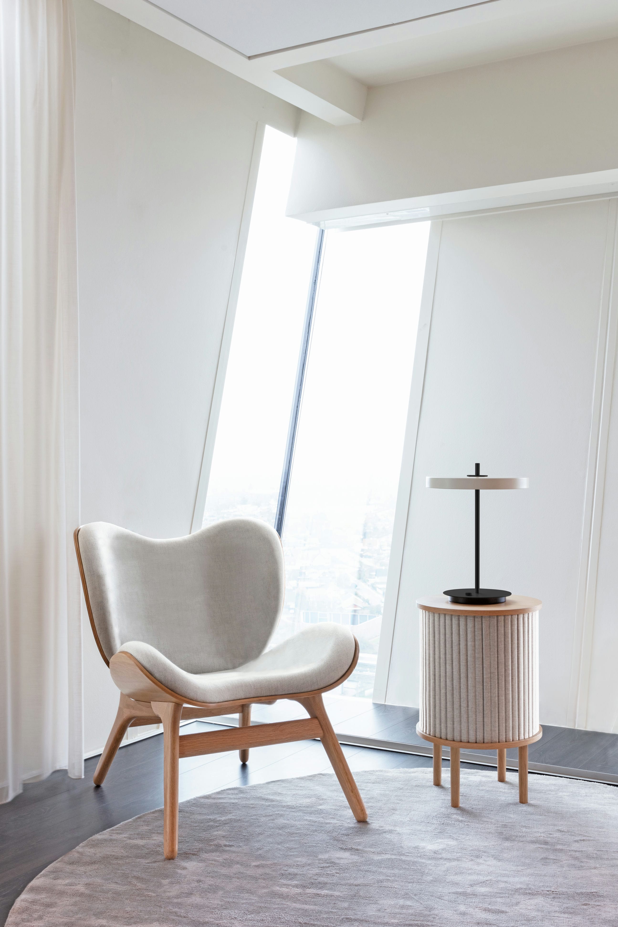 Portable lamp asteria Move White with a black base