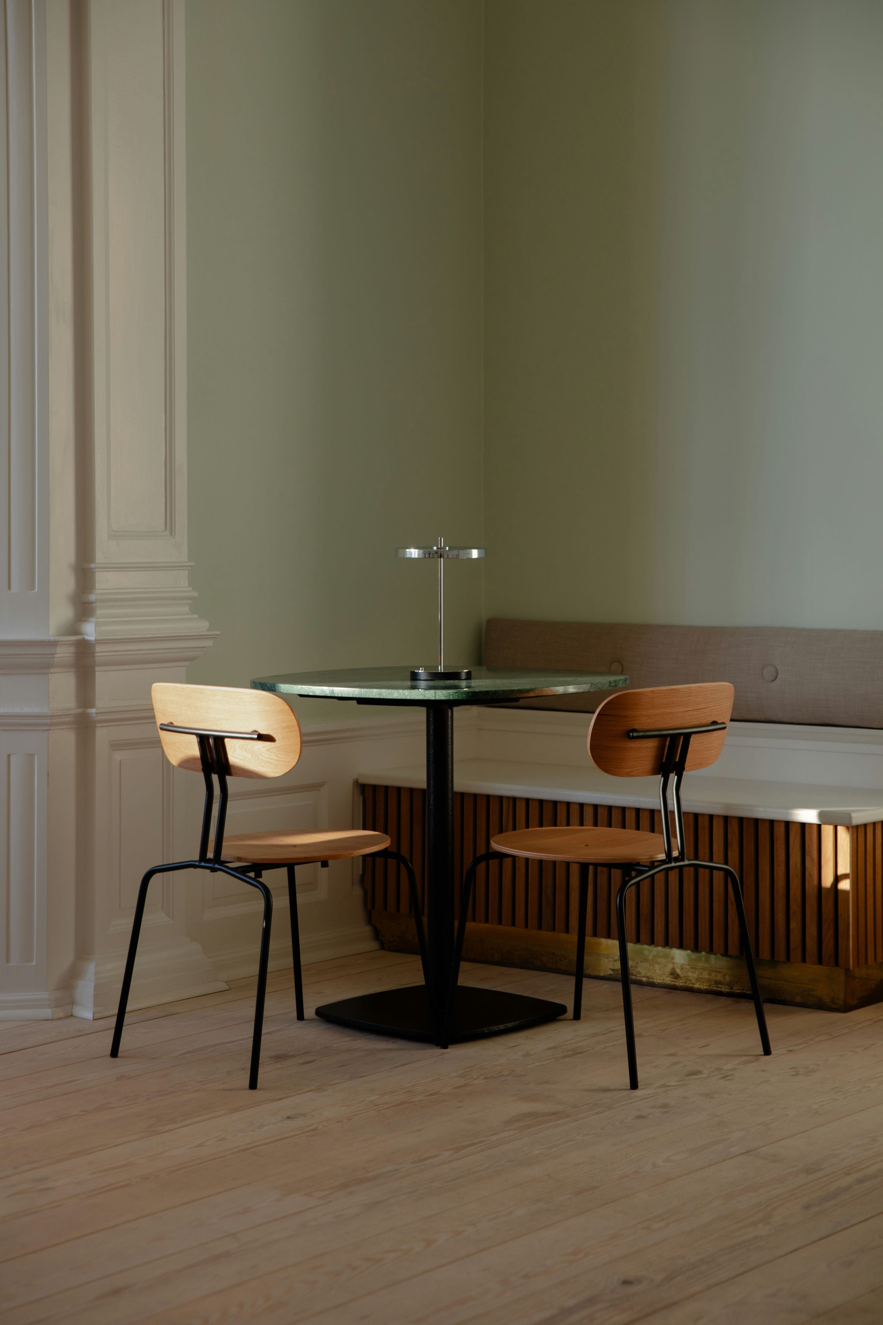 Přenosná lampa ASTERIA MOVE leštěná ocel