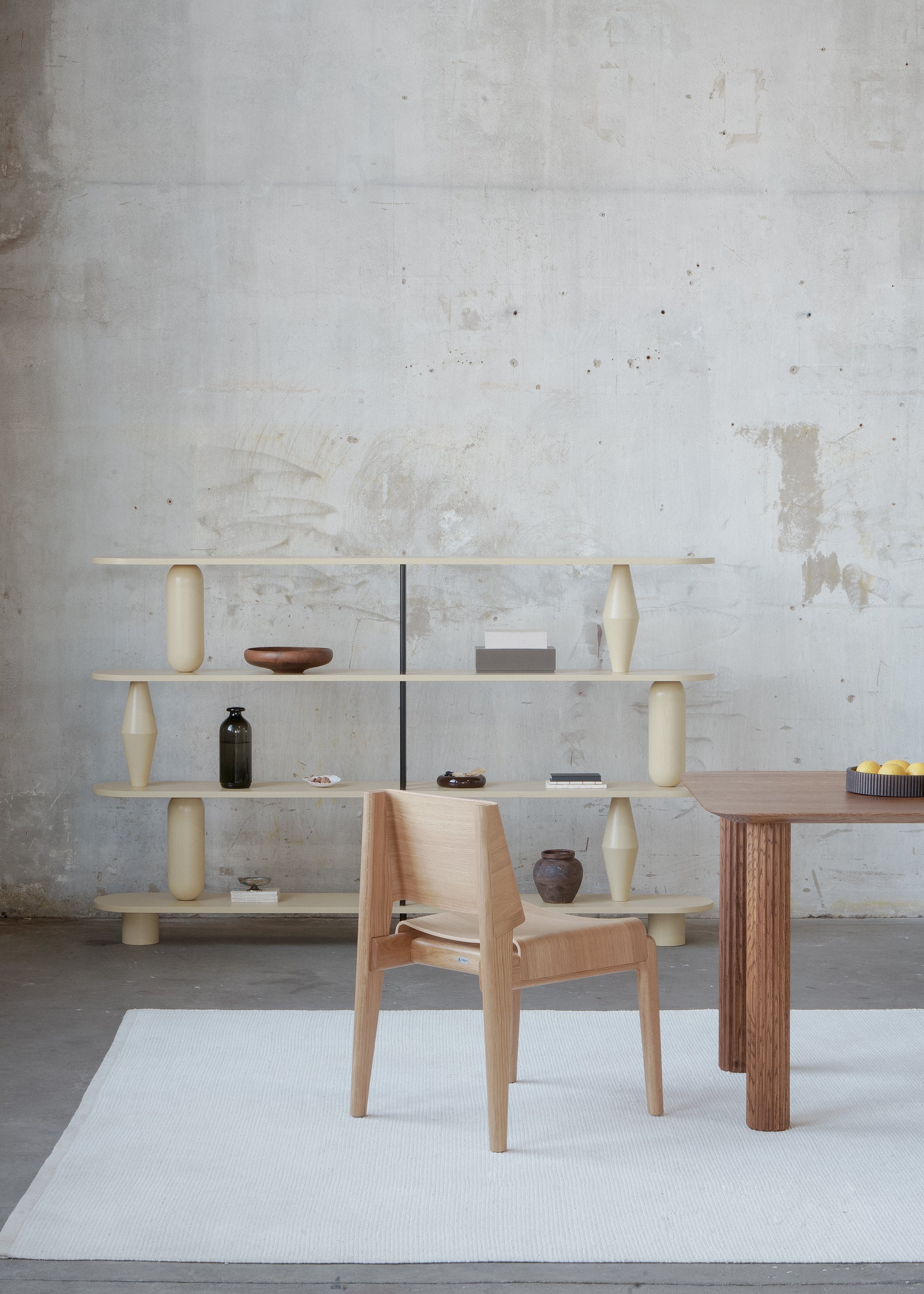 UNDIA Chair in Ebony Oak Wood