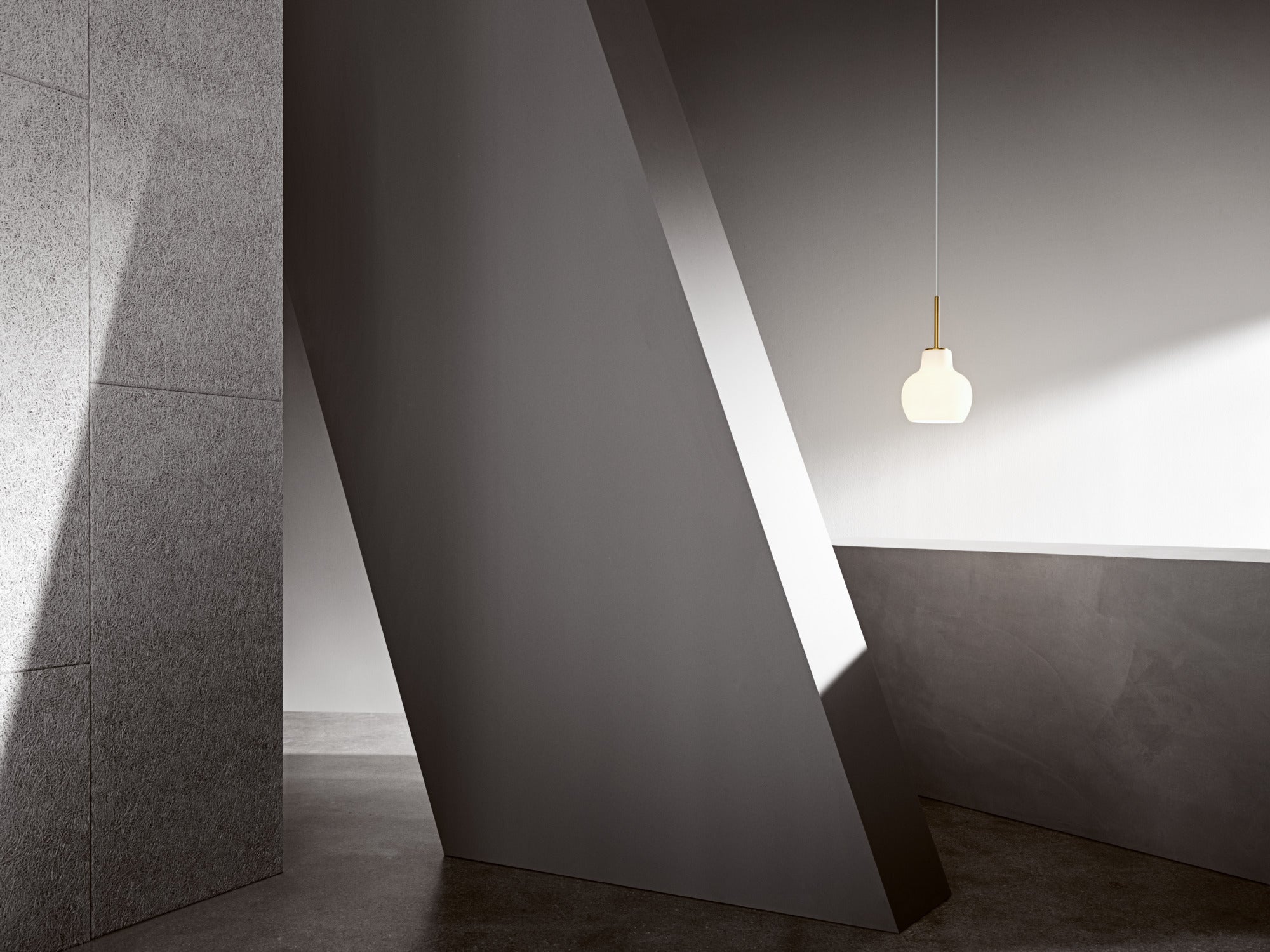 Závěsné svítidlo VL RING CROWN 1 bílé s mosazným povrchem