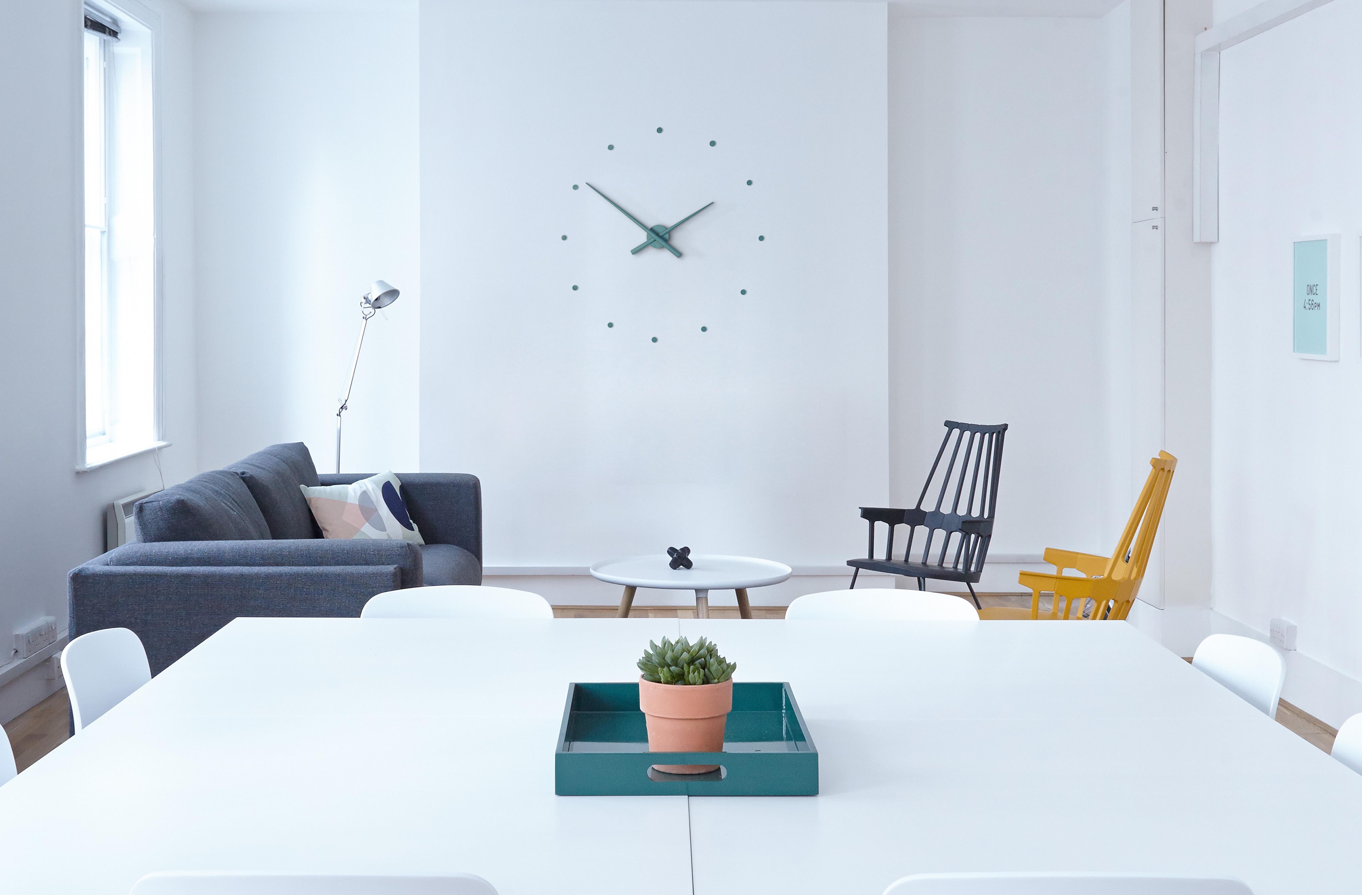 Nástěnné hodiny OJ ultramarín