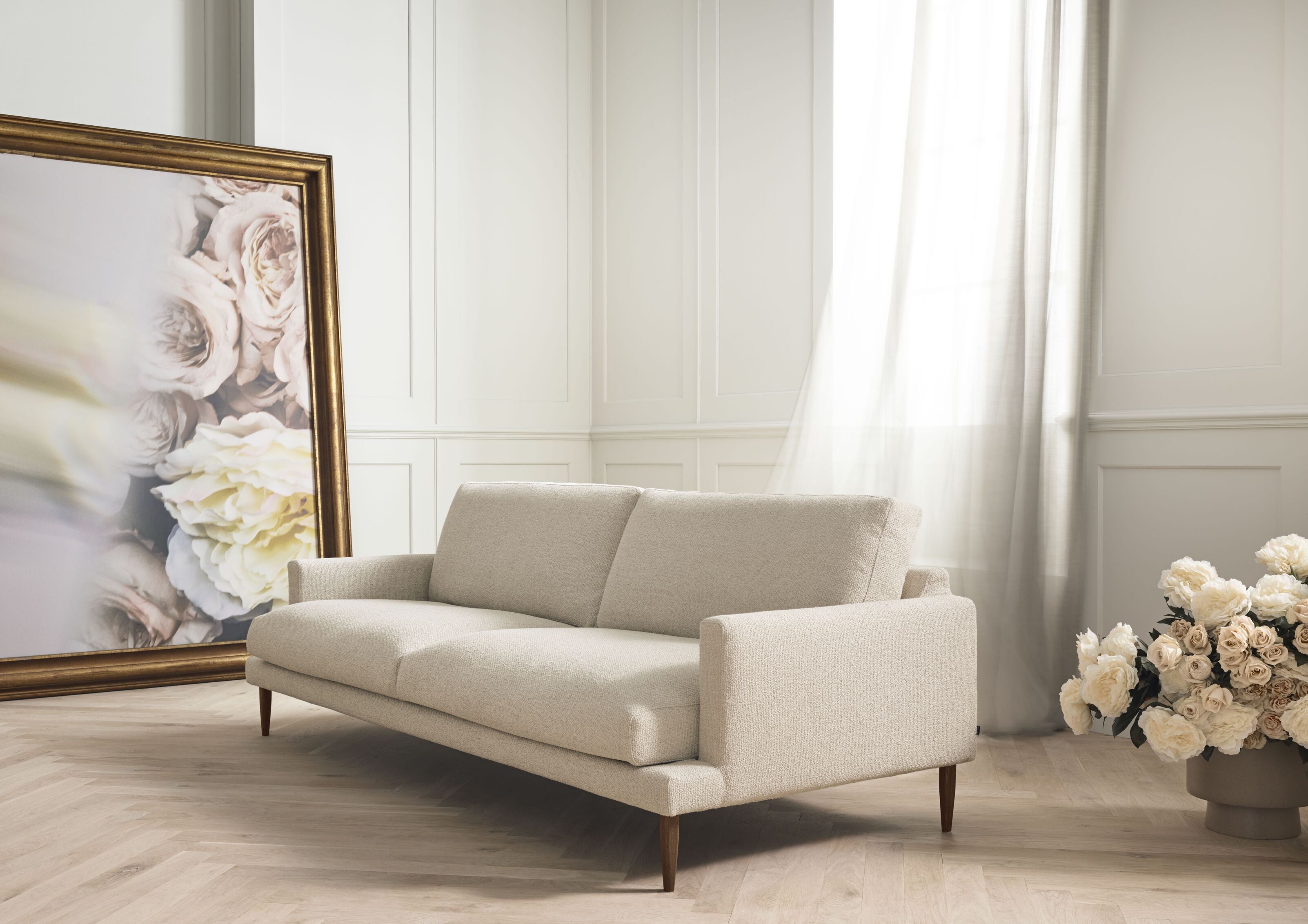 2.5-person sofa Veneda base made of bleached oak wood