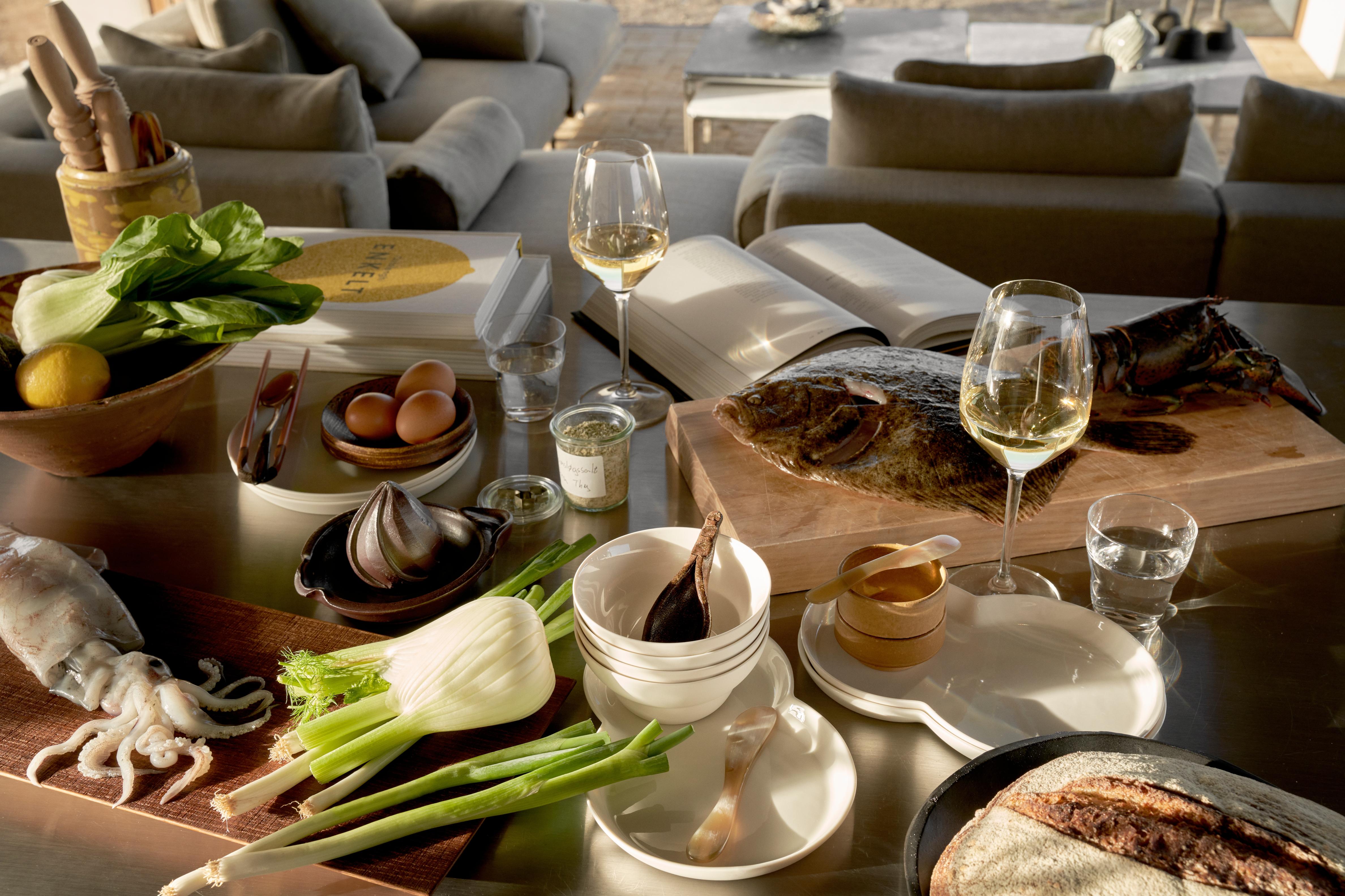 Sada dvou brunchových talířů VIPP bílá porcelán