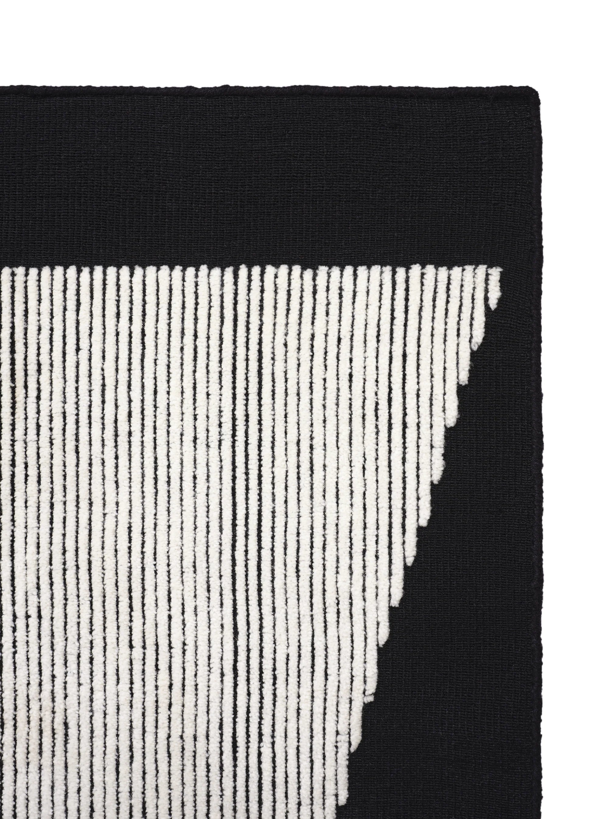 WEDGE black runner with white