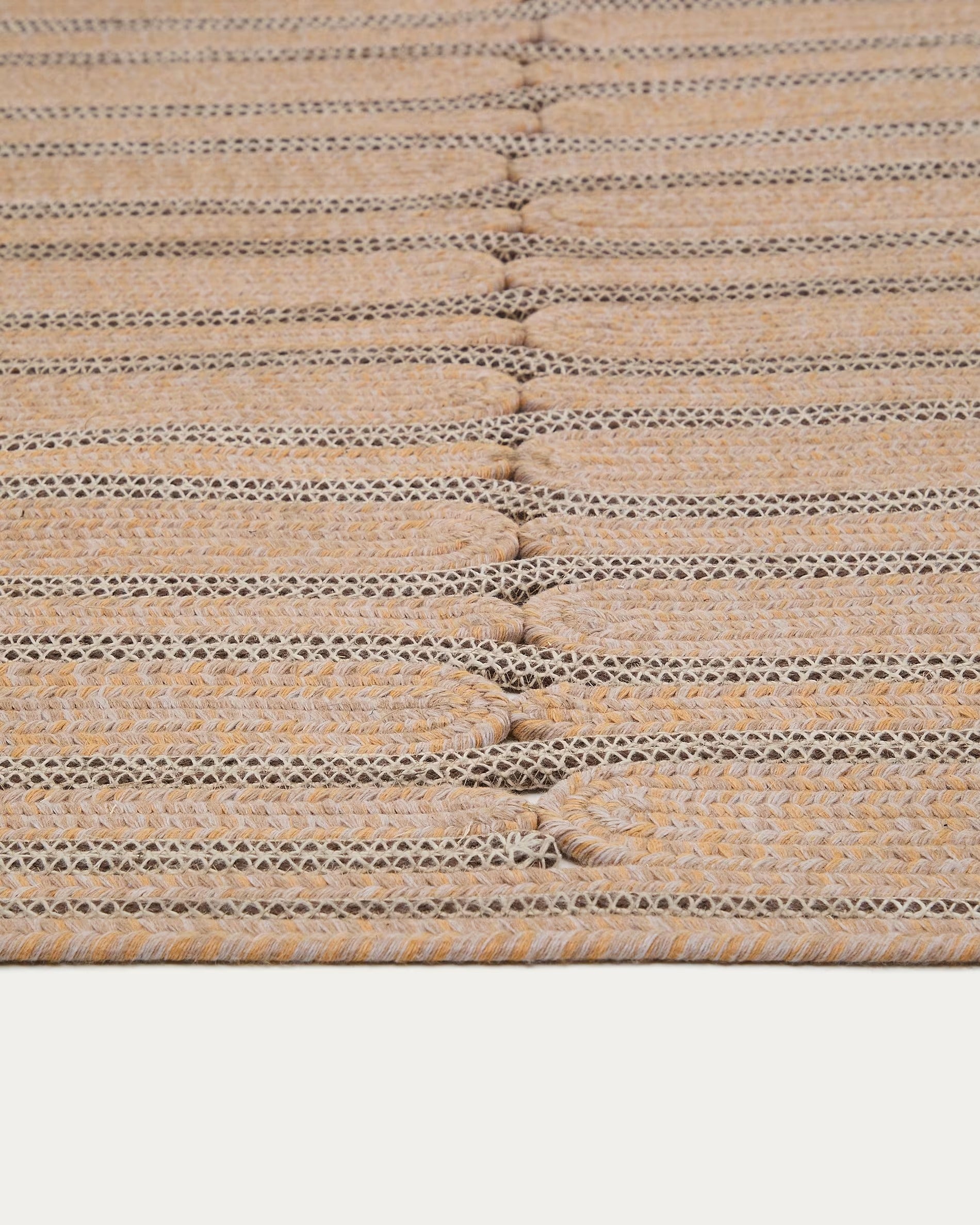 Outer rug Olivan light brown