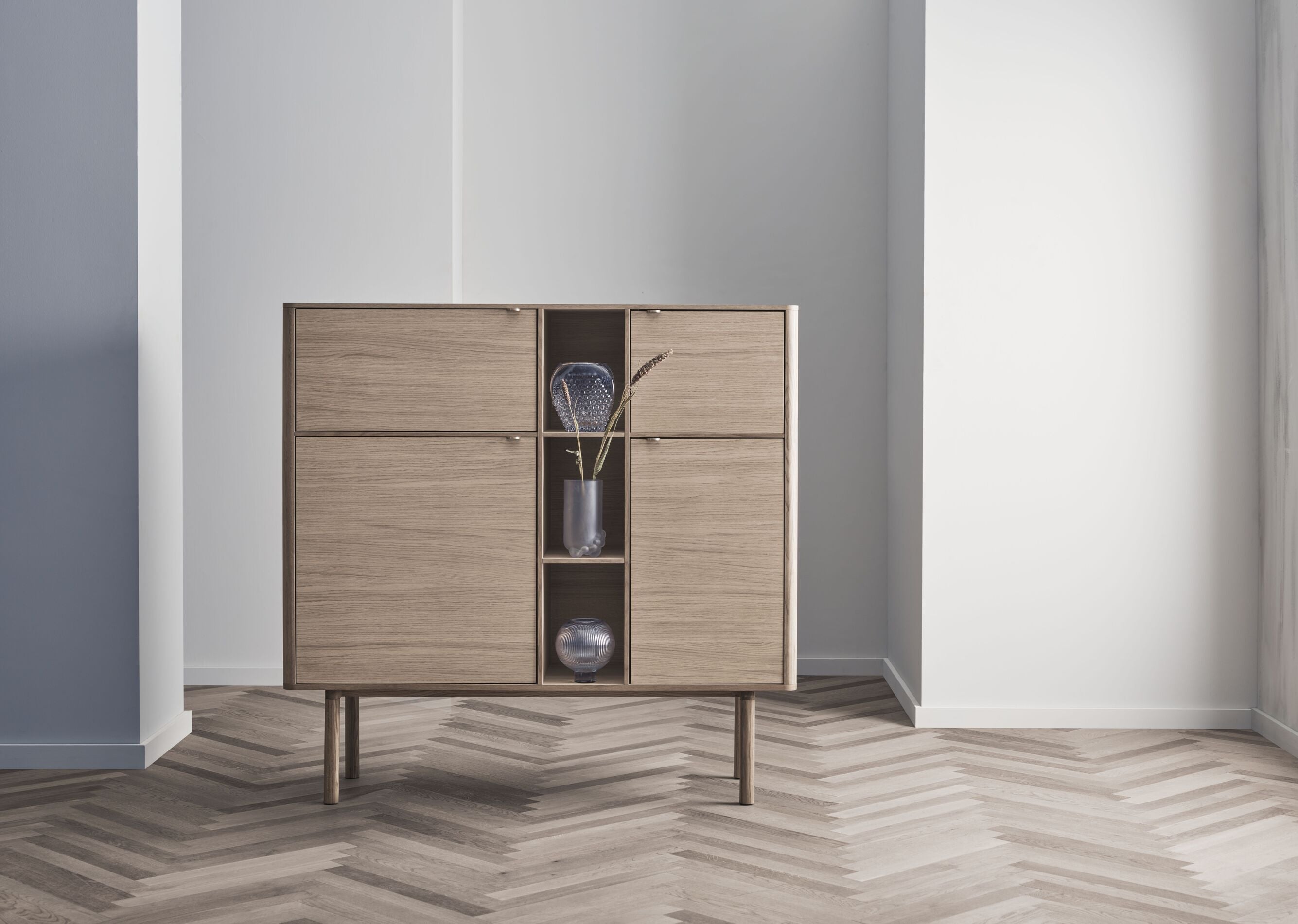 Skříňka YACHT z dubového dřeva