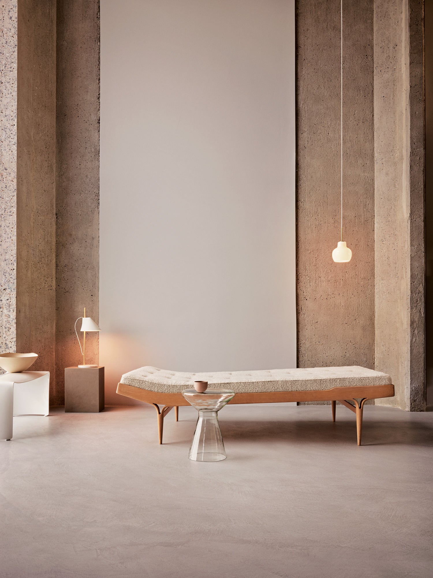 Závěsné svítidlo VL RING CROWN 1 bílé s mosazným povrchem